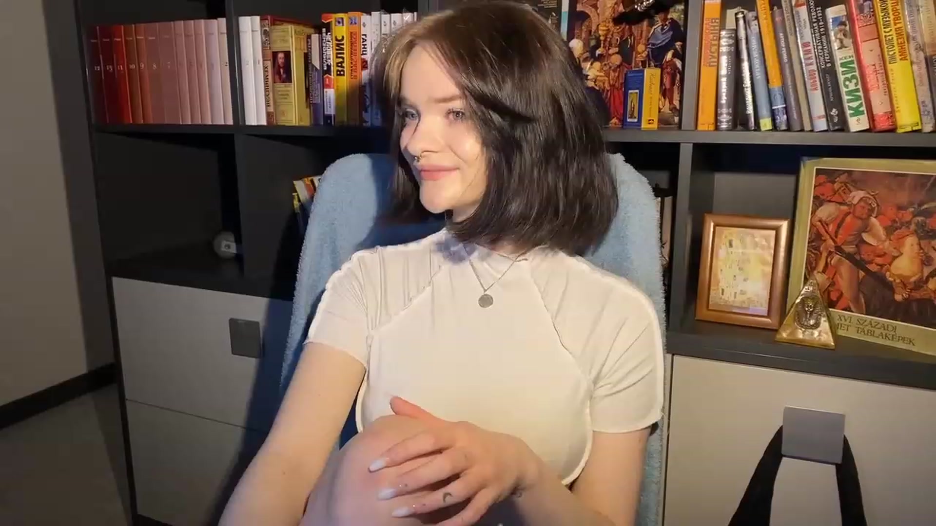 Gallery image thumbnail from CuddlyCloud_'s myfreecams stream on, 01/26/2023, 15:57 image 6 of 20