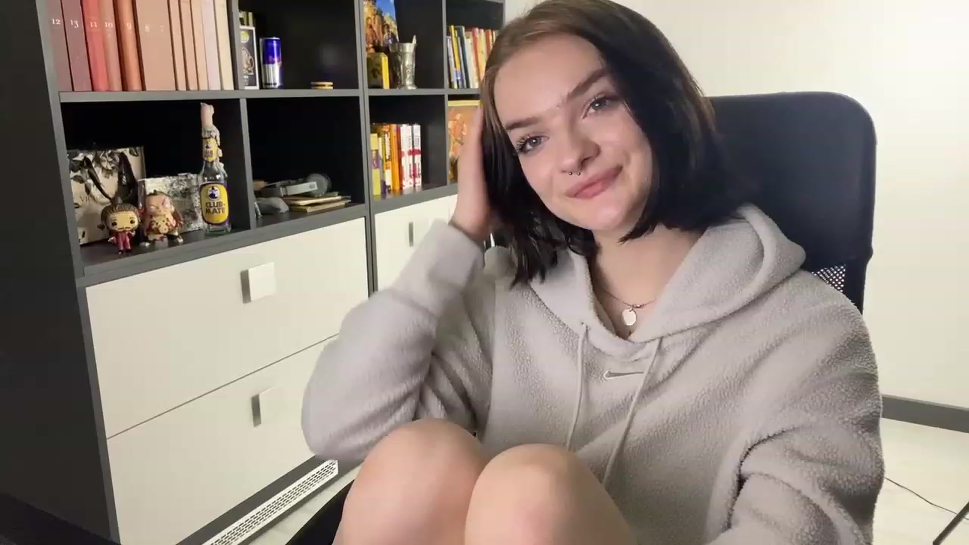 Gallery image thumbnail from CuddlyCloud_'s myfreecams stream on, 01/30/2023, 17:05 image 19 of 20