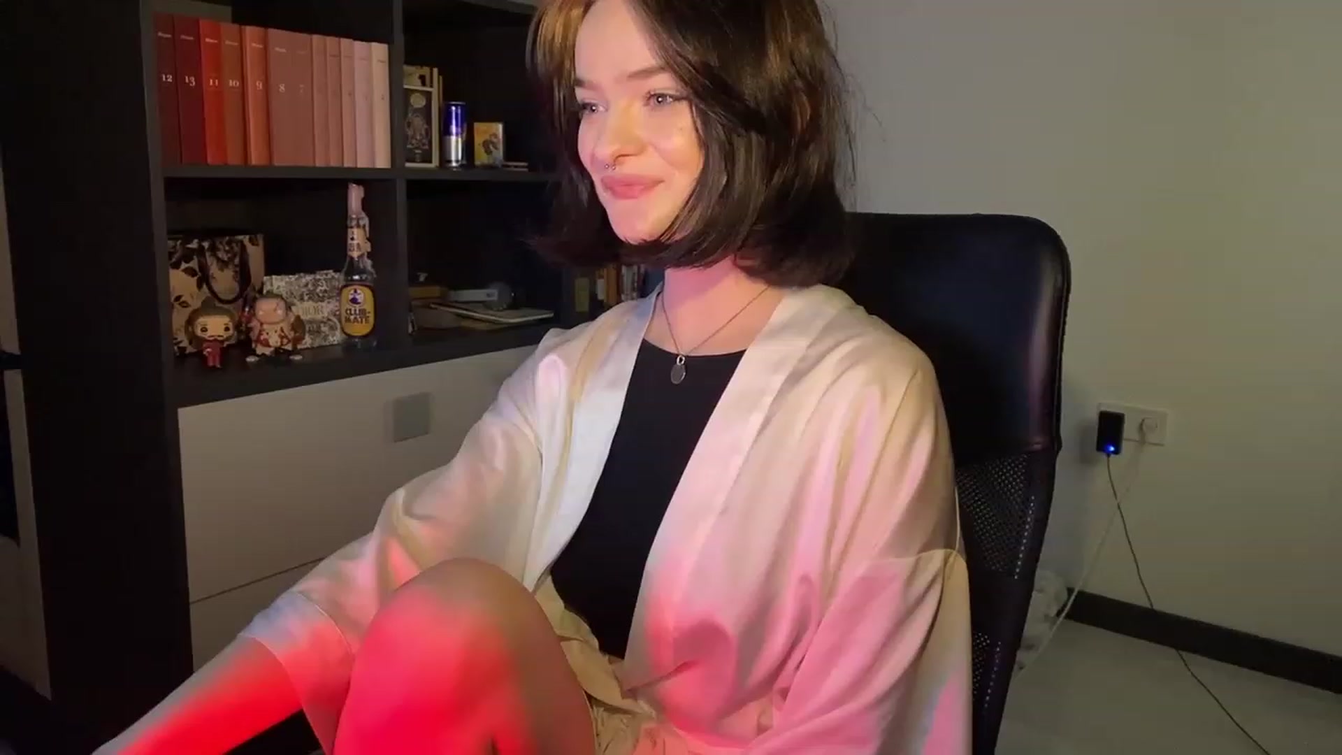 Gallery image thumbnail from CuddlyCloud_'s myfreecams stream on, 02/01/2023, 19:19 image 17 of 20