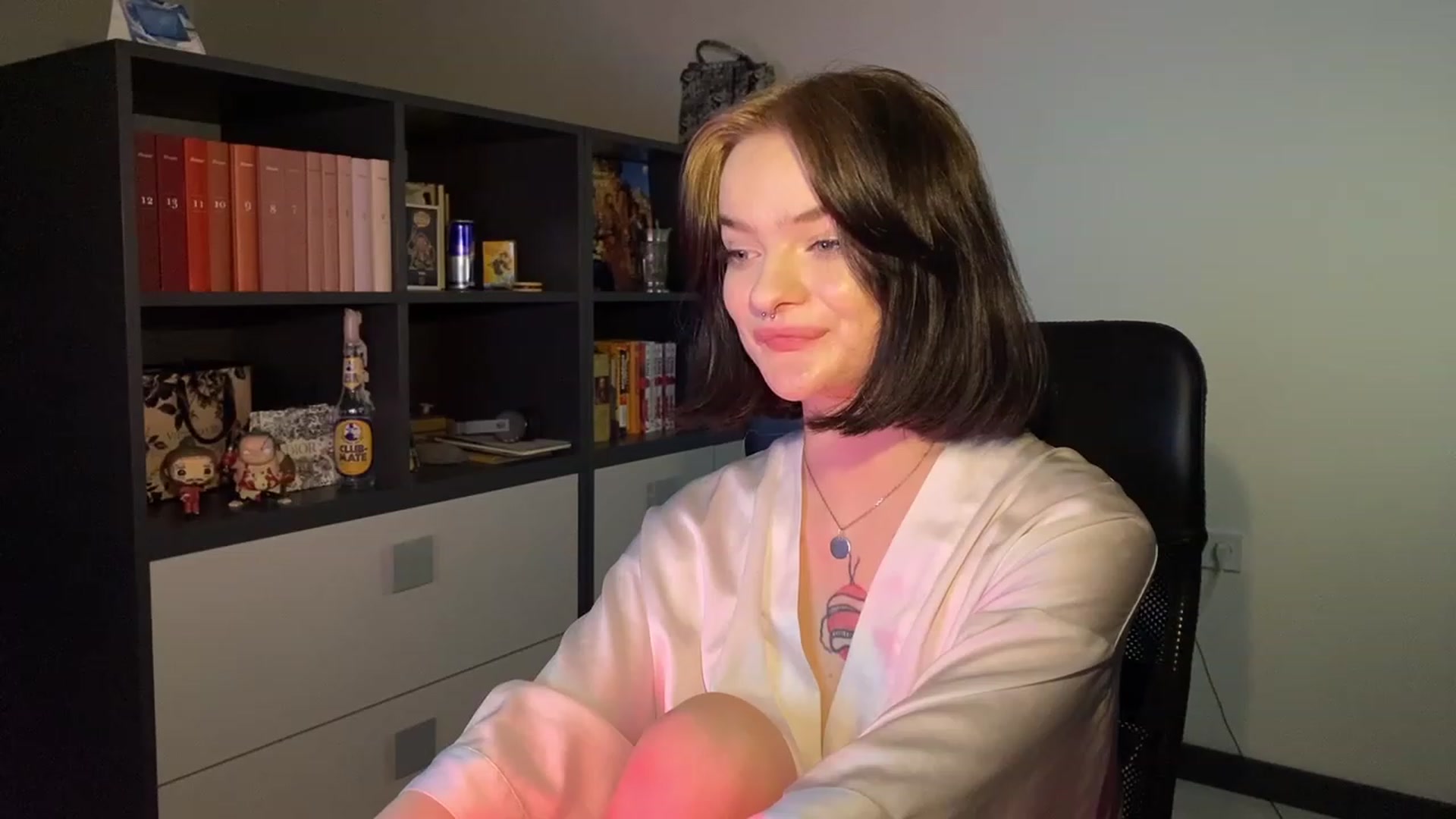 Gallery image thumbnail from CuddlyCloud_'s myfreecams stream on, 02/01/2023, 20:31 image 6 of 20
