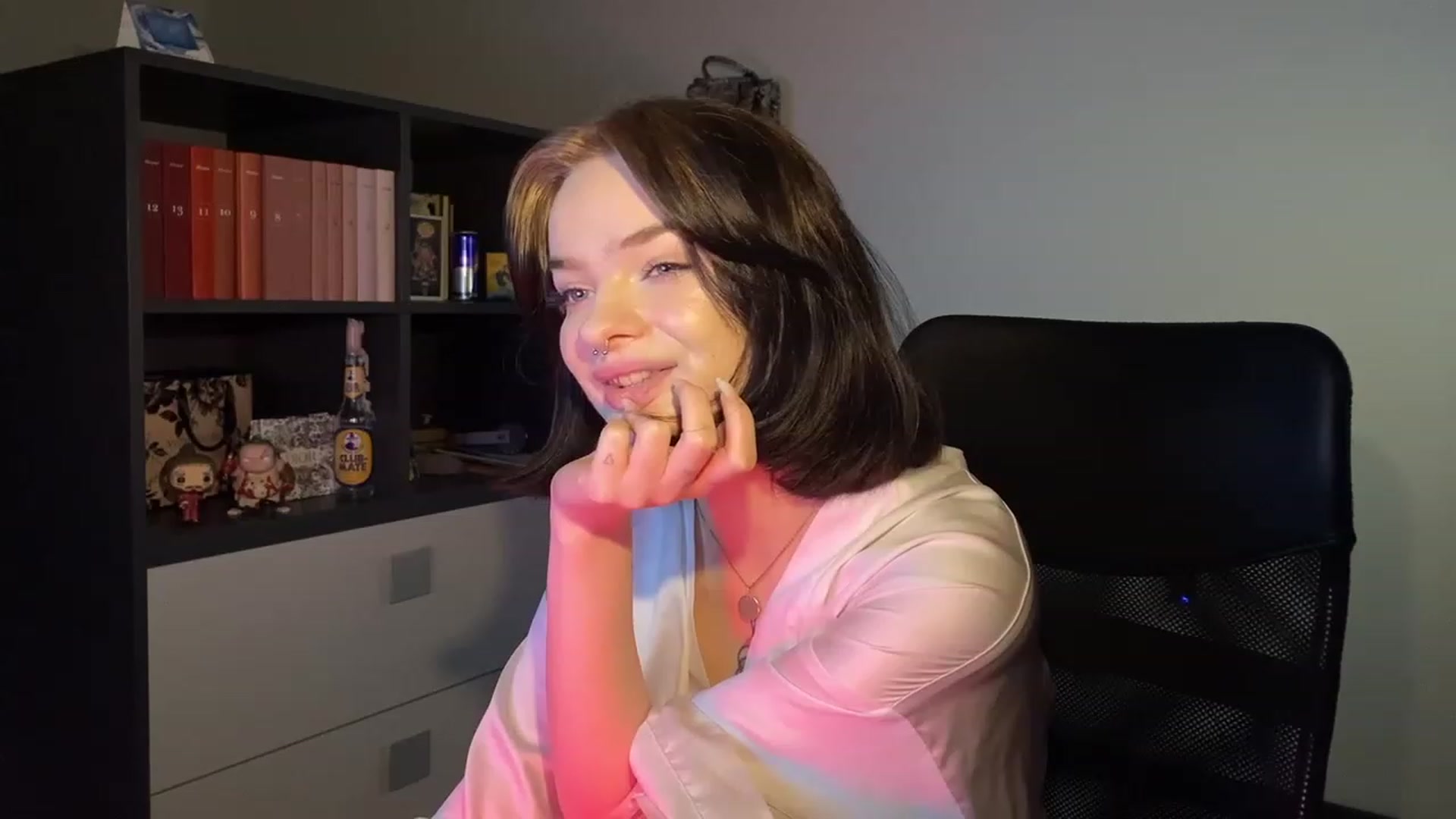 Gallery image thumbnail from CuddlyCloud_'s myfreecams stream on, 02/01/2023, 20:31 image 5 of 20