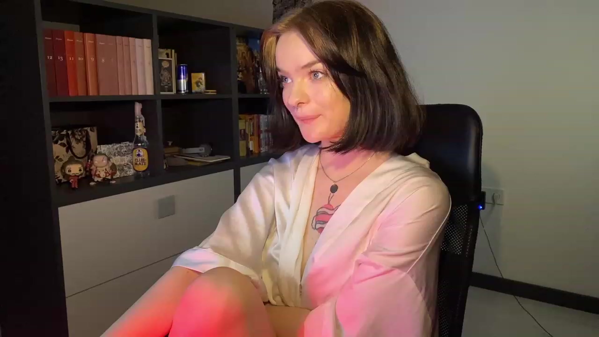 Gallery image thumbnail from CuddlyCloud_'s myfreecams stream on, 02/01/2023, 20:31 image 17 of 20
