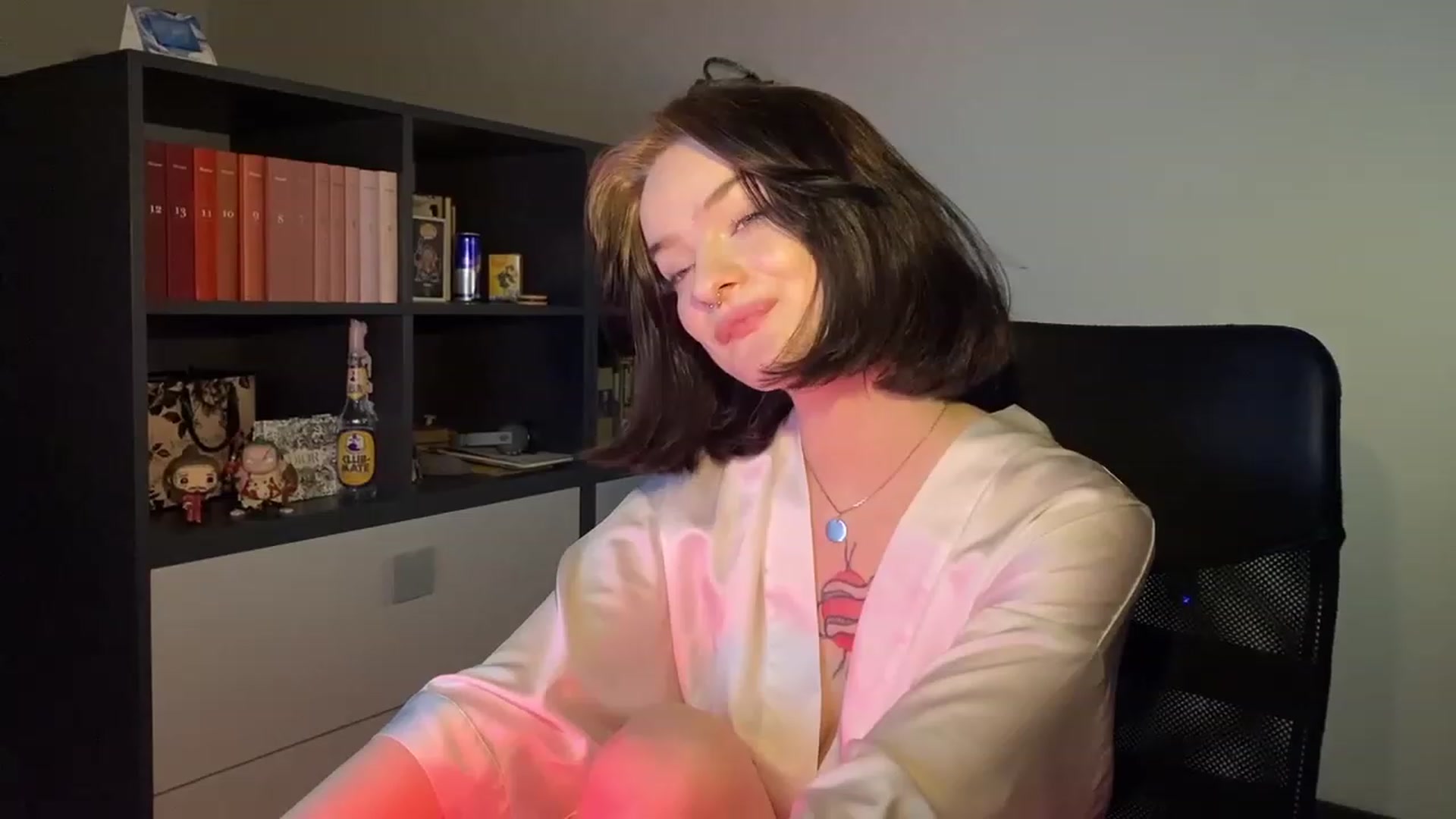 Gallery image thumbnail from CuddlyCloud_'s myfreecams stream on, 02/01/2023, 20:31 image 2 of 20