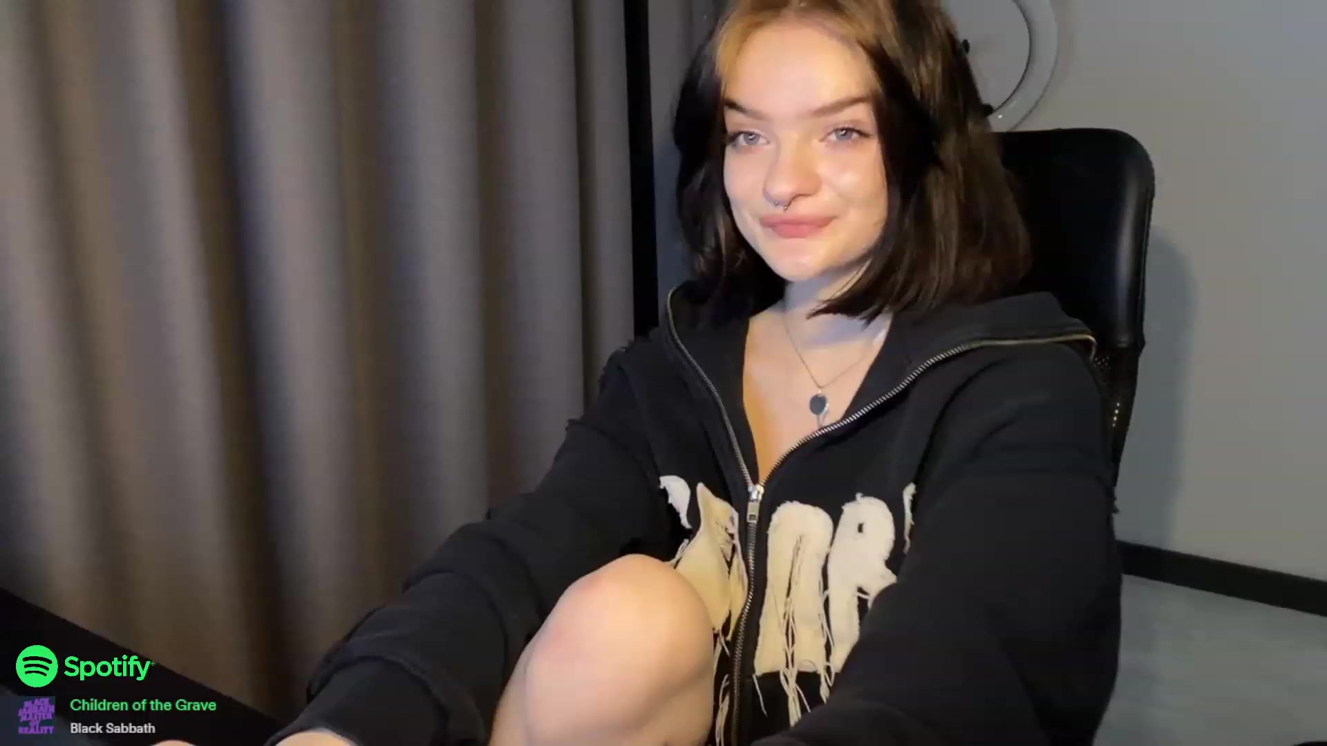 Gallery image thumbnail from CuddlyCloud_'s myfreecams stream on, 02/04/2023, 21:07 image 6 of 20