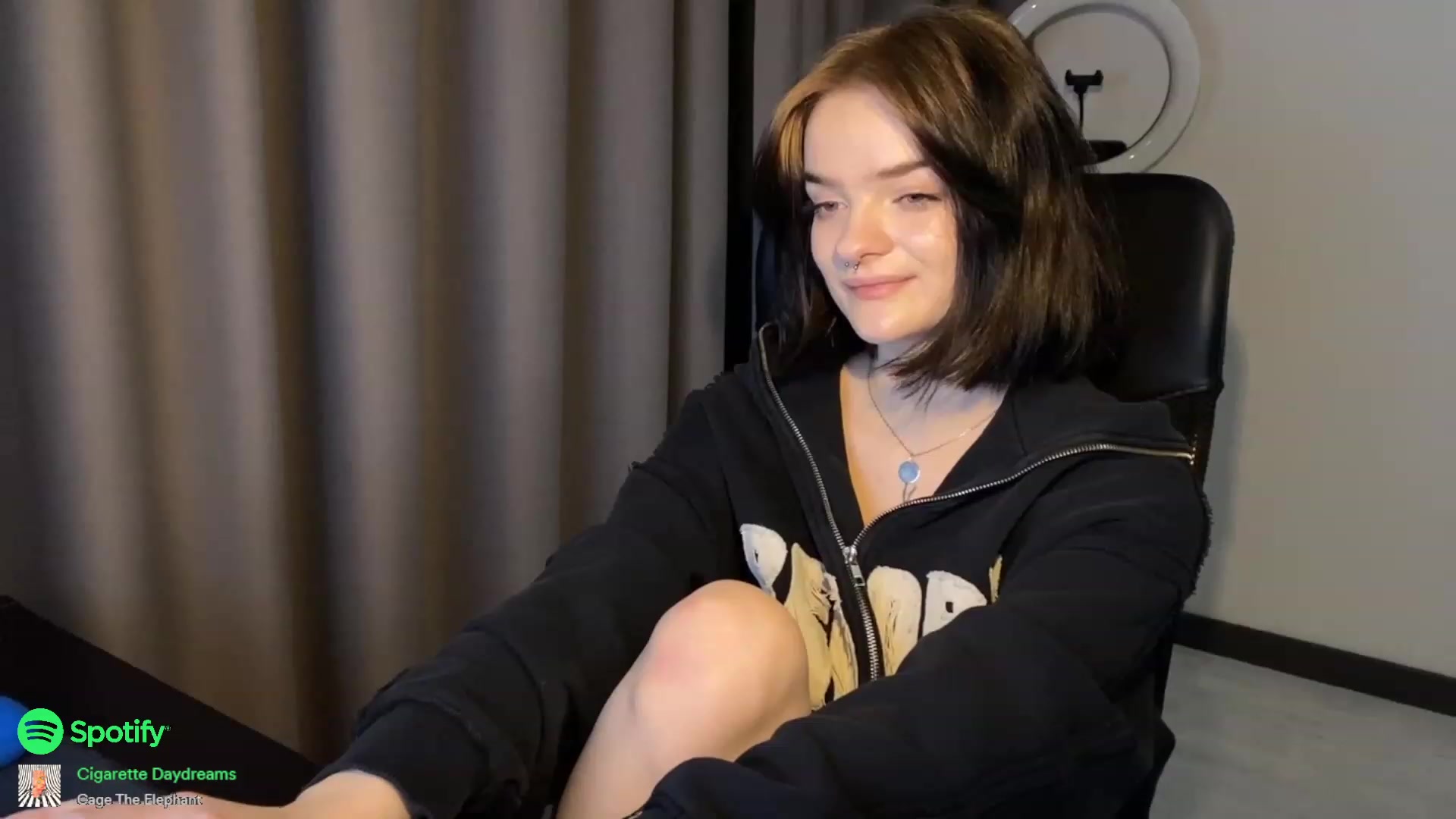 Gallery image thumbnail from CuddlyCloud_'s myfreecams stream on, 02/04/2023, 21:07 image 17 of 20