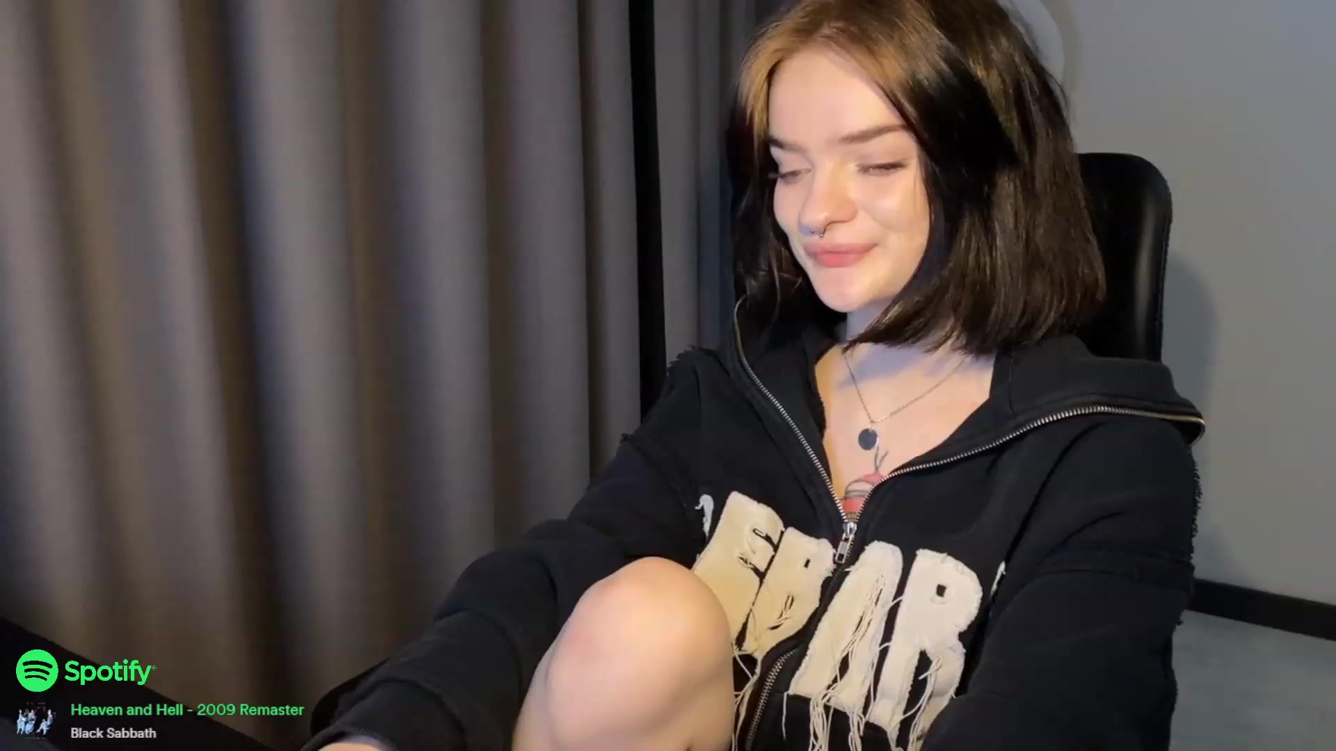 Gallery image thumbnail from CuddlyCloud_'s myfreecams stream on, 02/04/2023, 21:07 image 3 of 20