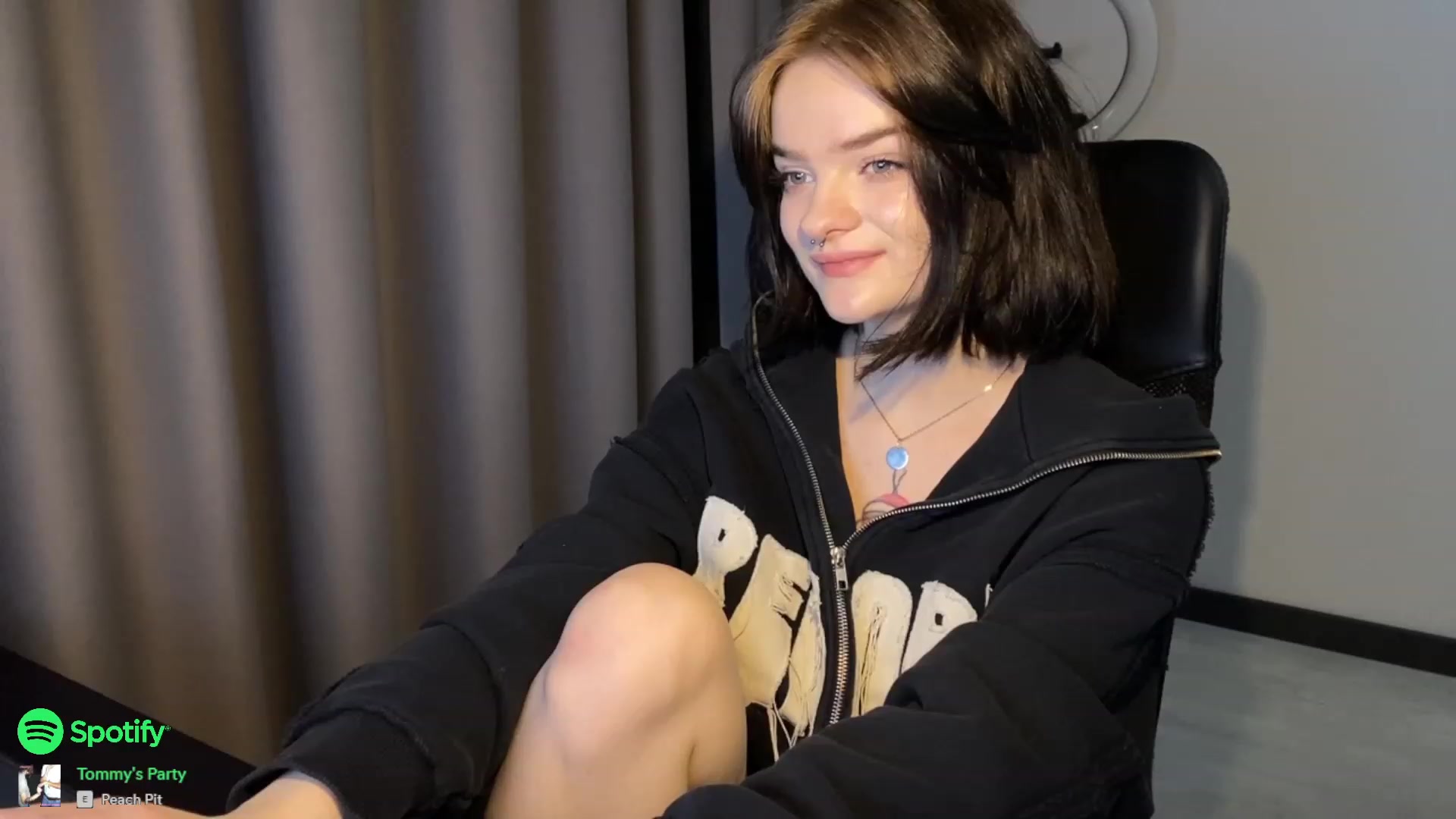 Gallery image thumbnail from CuddlyCloud_'s myfreecams stream on, 02/04/2023, 21:07 image 14 of 20