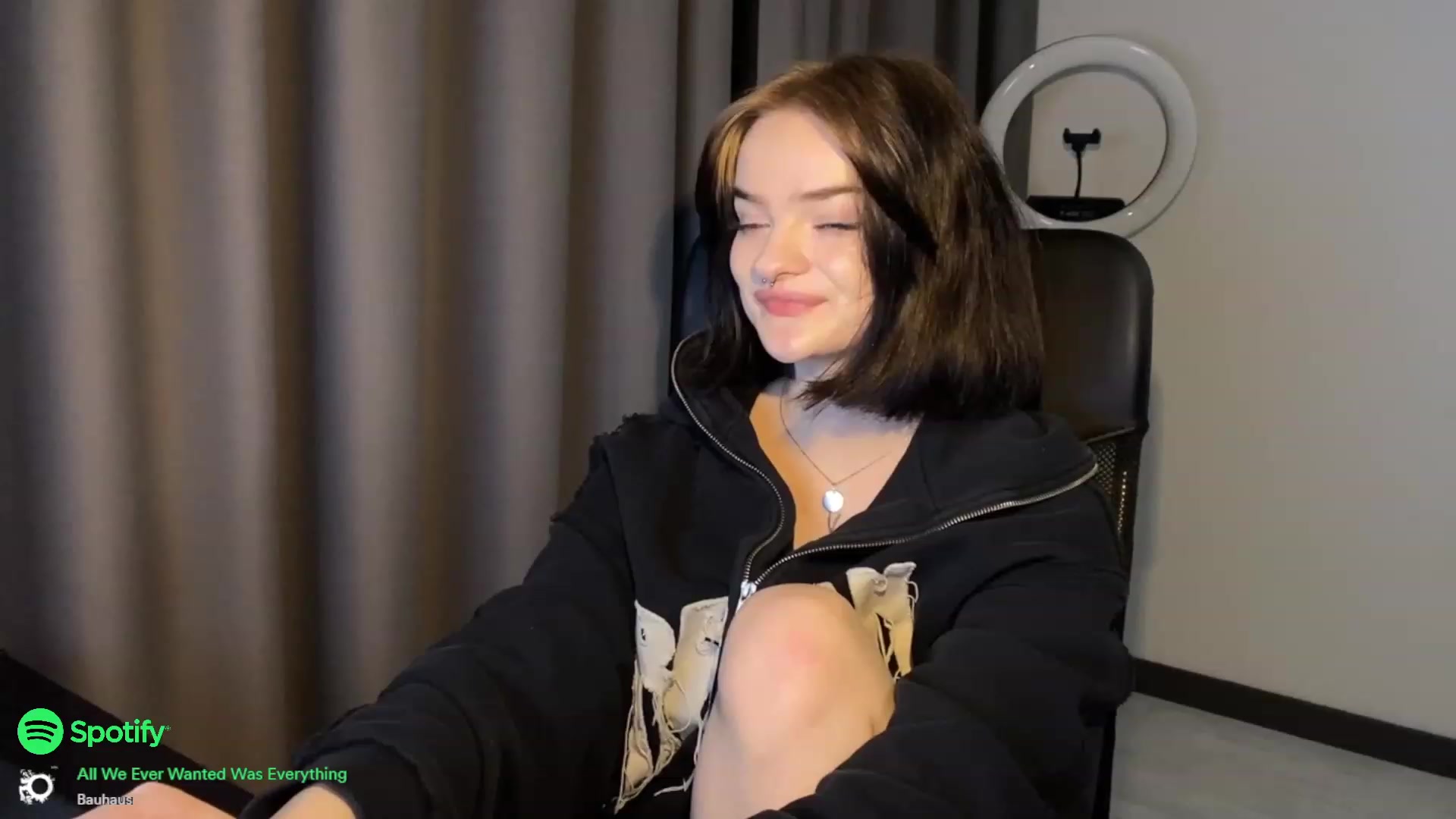 Gallery image thumbnail from CuddlyCloud_'s myfreecams stream on, 02/04/2023, 21:07 image 20 of 20