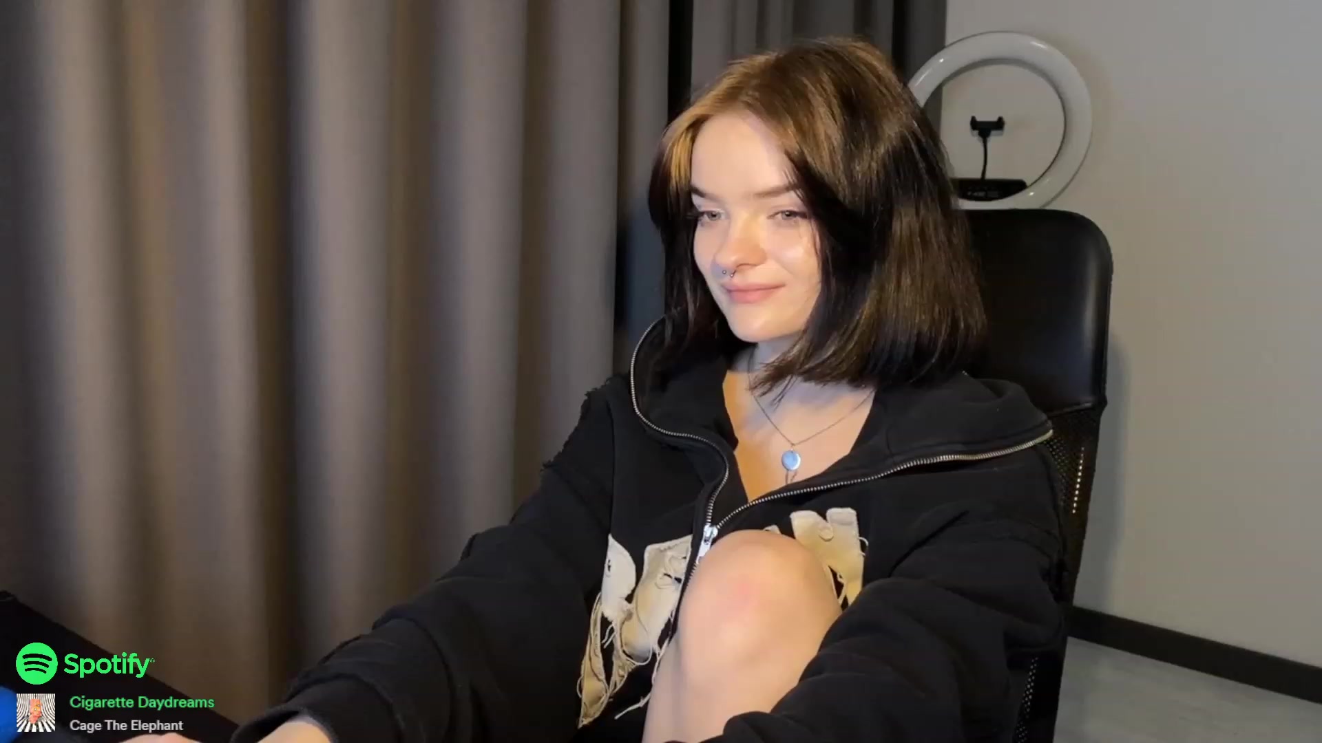 Gallery image thumbnail from CuddlyCloud_'s myfreecams stream on, 02/04/2023, 21:07 image 18 of 20