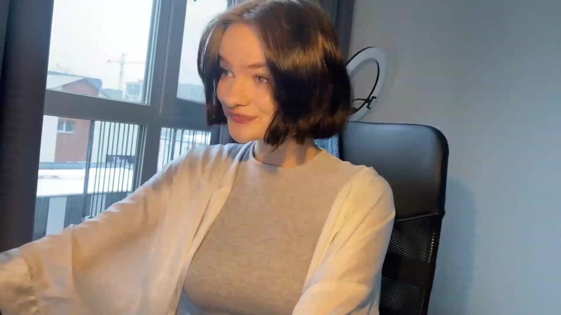 Gallery image thumbnail from CuddlyCloud_'s myfreecams stream on, 02/13/2023, 07:32 image 6 of 20