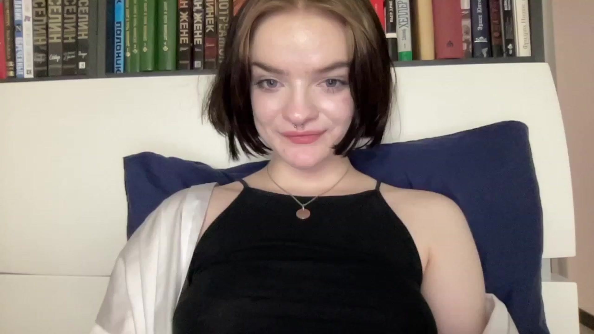 Gallery image thumbnail from CuddlyCloud_'s myfreecams stream on, 02/18/2023, 21:30 image 9 of 20