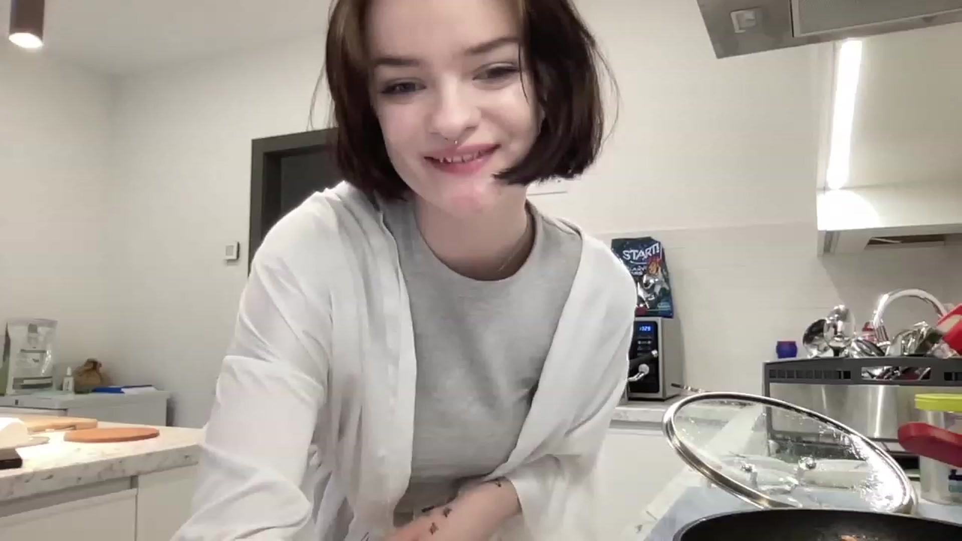 Gallery image thumbnail from CuddlyCloud_'s myfreecams stream on, 02/20/2023, 13:58 image 8 of 20