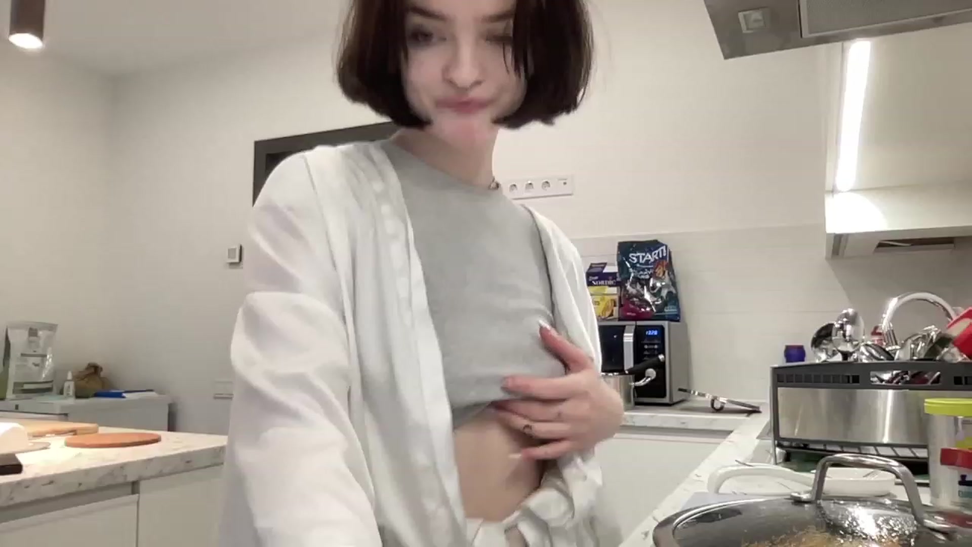 Gallery image thumbnail from CuddlyCloud_'s myfreecams stream on, 02/20/2023, 13:58 image 7 of 20