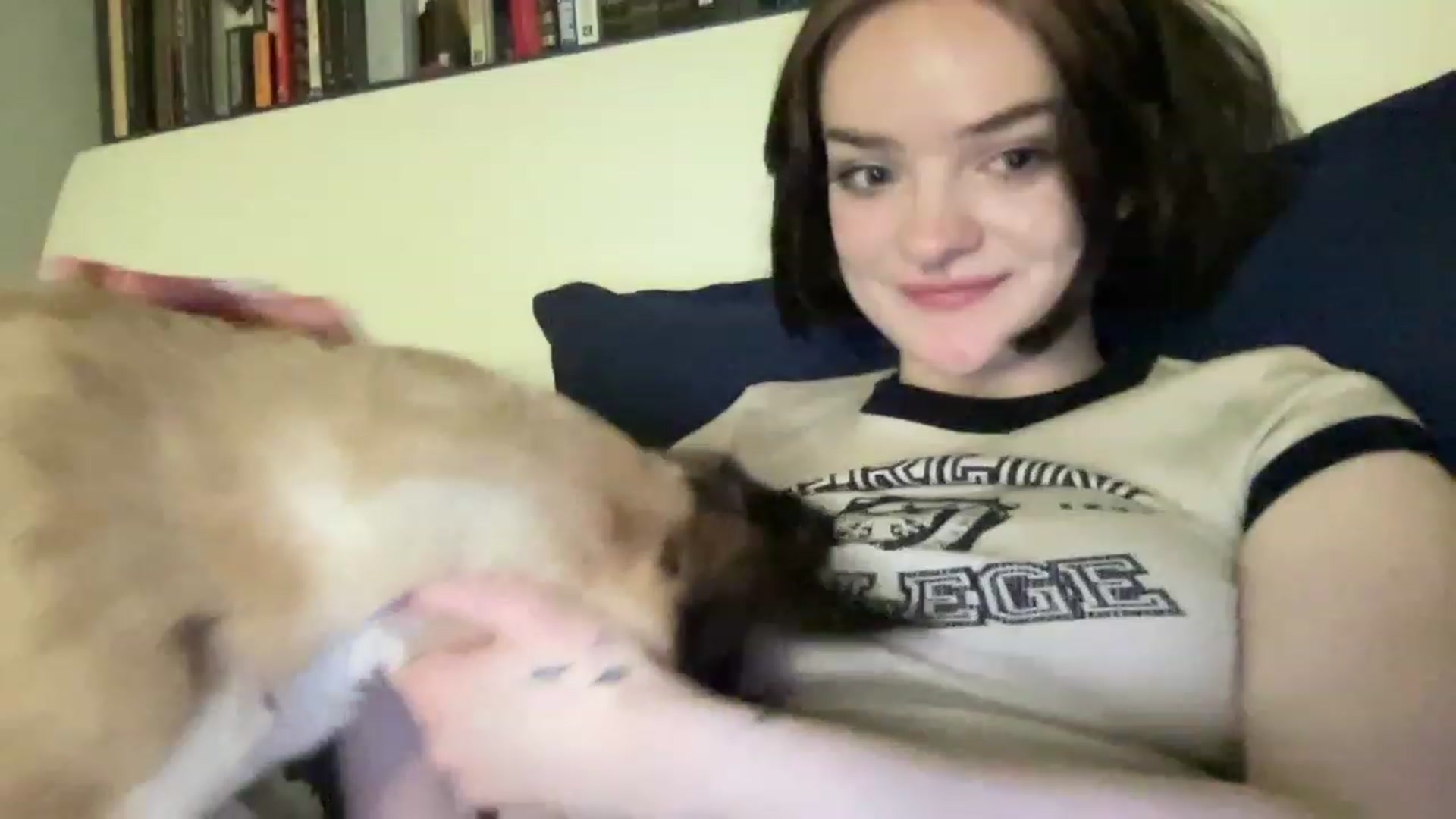 Gallery image thumbnail from CuddlyCloud_'s myfreecams stream on, 02/22/2023, 20:34 image 15 of 20