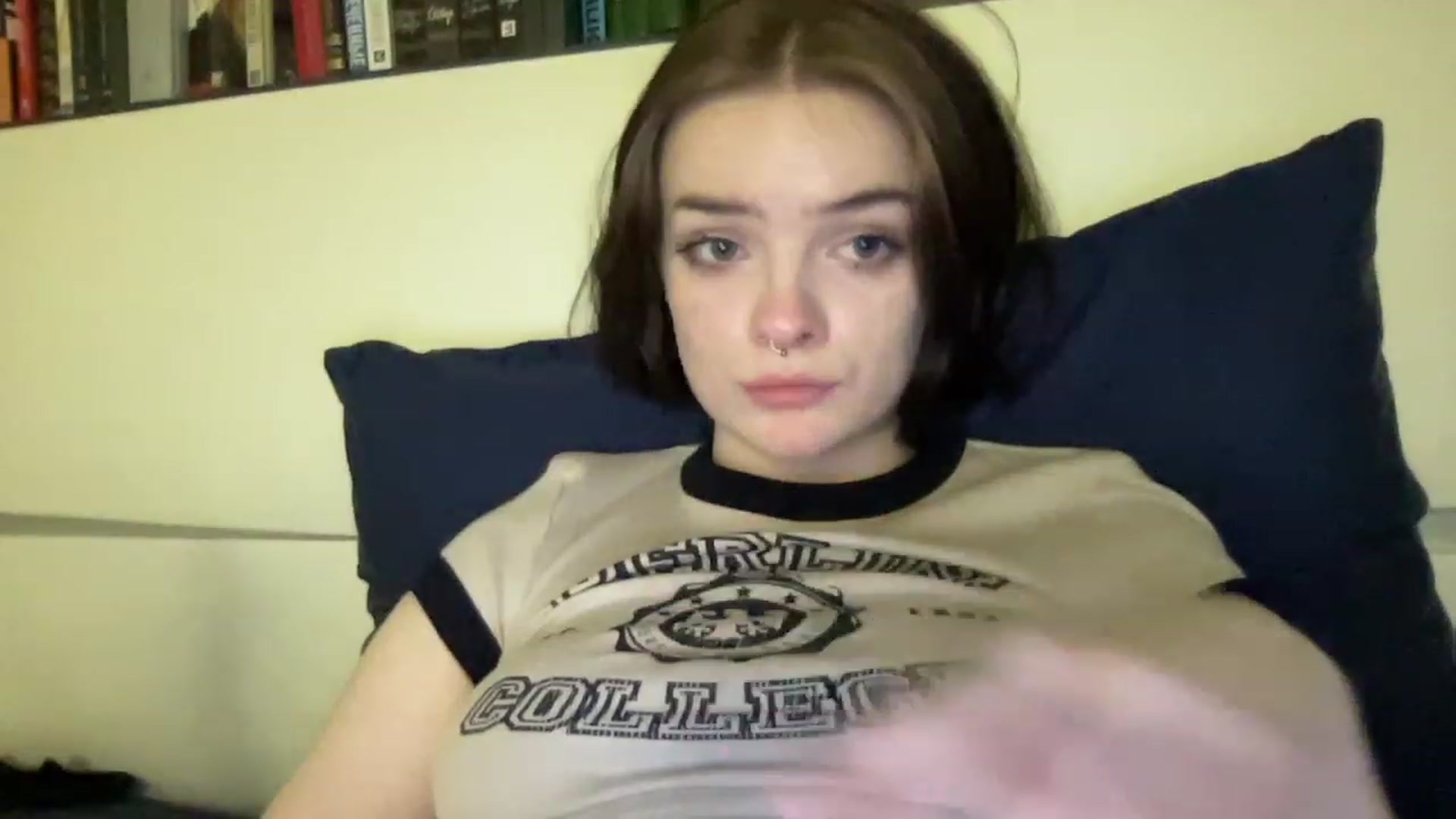 Gallery image thumbnail from CuddlyCloud_'s myfreecams stream on, 02/22/2023, 20:34 image 19 of 20