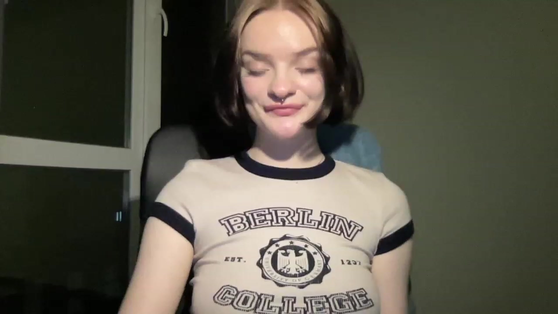 Gallery image thumbnail from CuddlyCloud_'s myfreecams stream on, 02/22/2023, 20:34 image 5 of 20
