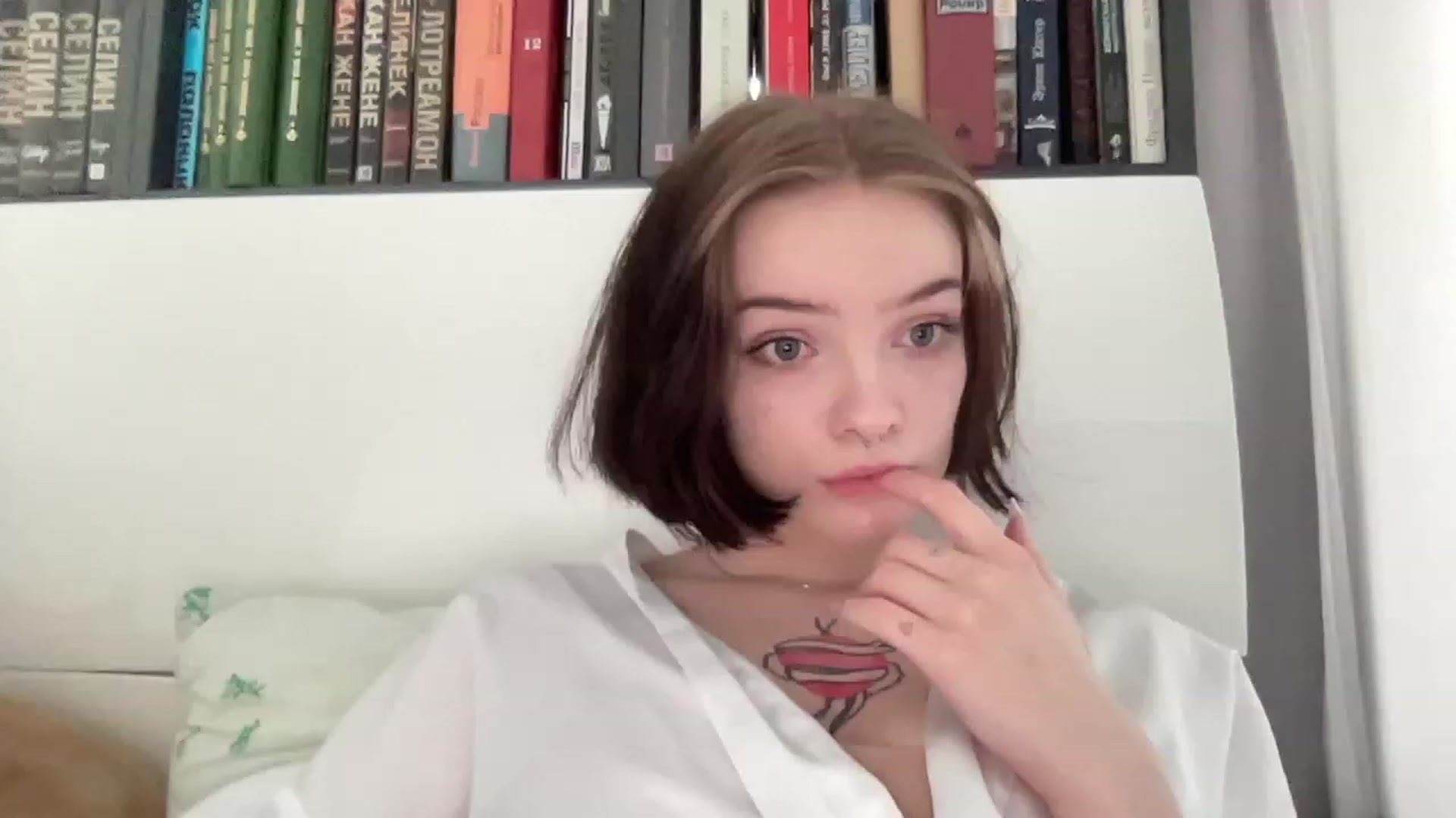 Gallery image thumbnail from CuddlyCloud_'s myfreecams stream on, 02/23/2023, 12:37 image 17 of 20