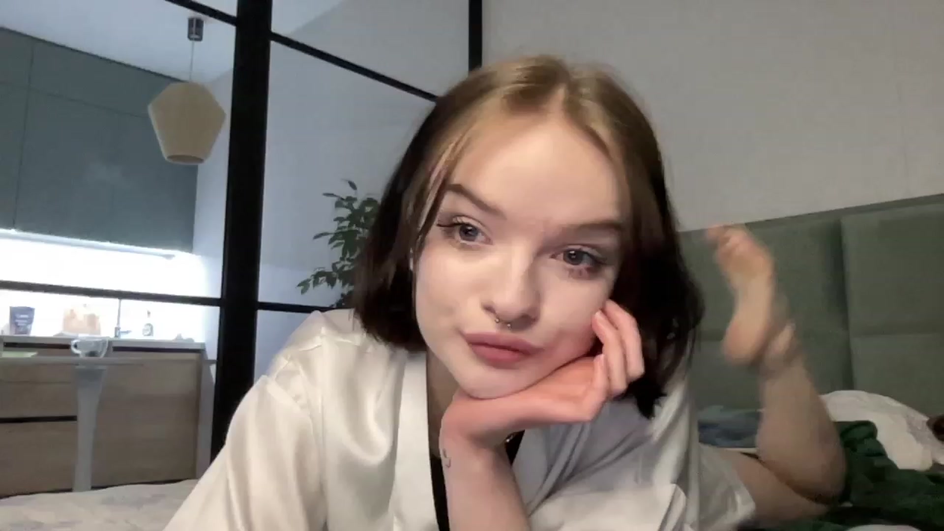 Gallery image thumbnail from CuddlyCloud_'s myfreecams stream on, 03/18/2023, 18:59 image 1 of 20
