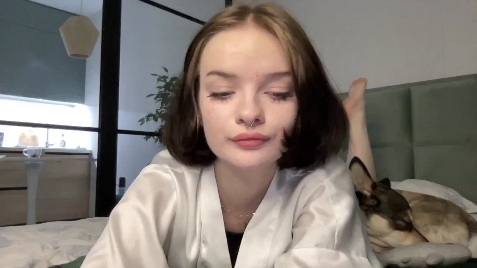 Gallery image thumbnail from CuddlyCloud_'s myfreecams stream on, 03/18/2023, 18:59 image 17 of 20