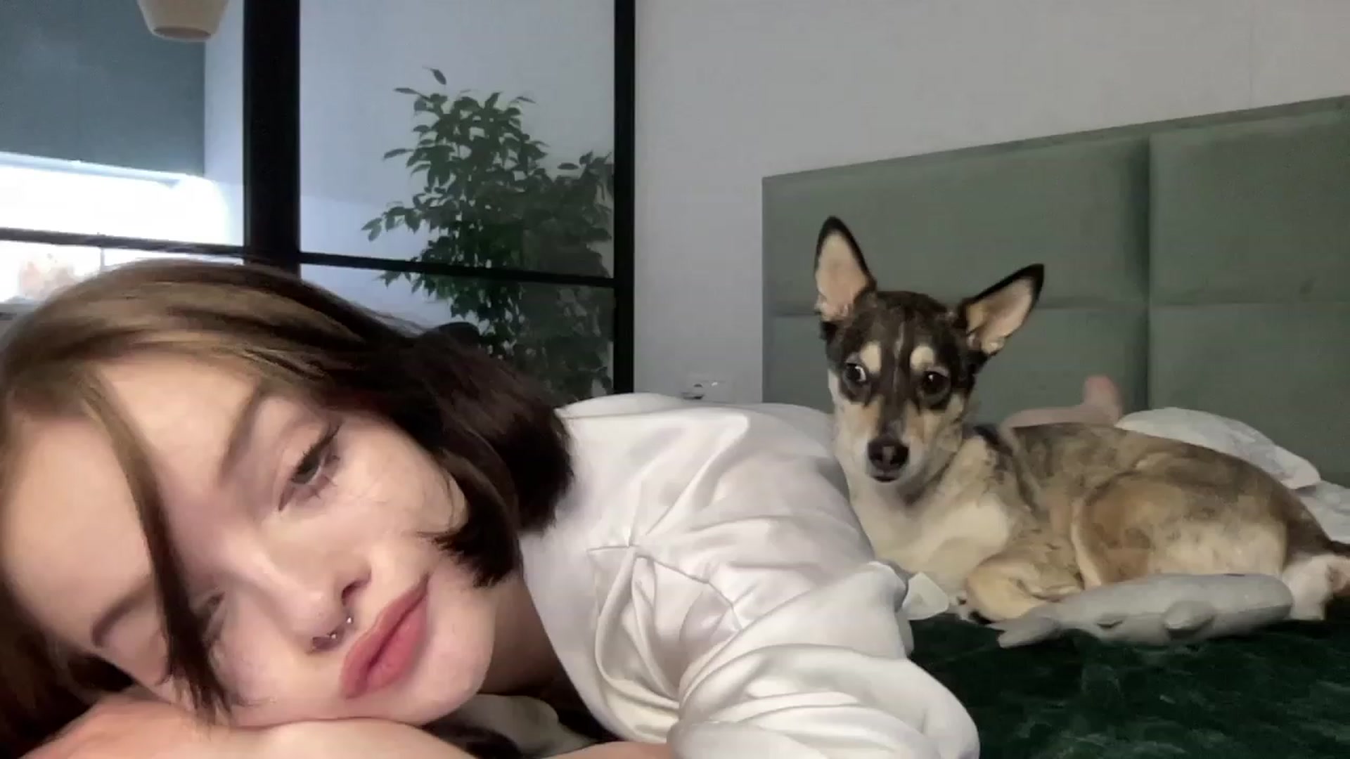 Gallery image thumbnail from CuddlyCloud_'s myfreecams stream on, 03/18/2023, 18:59 image 10 of 20