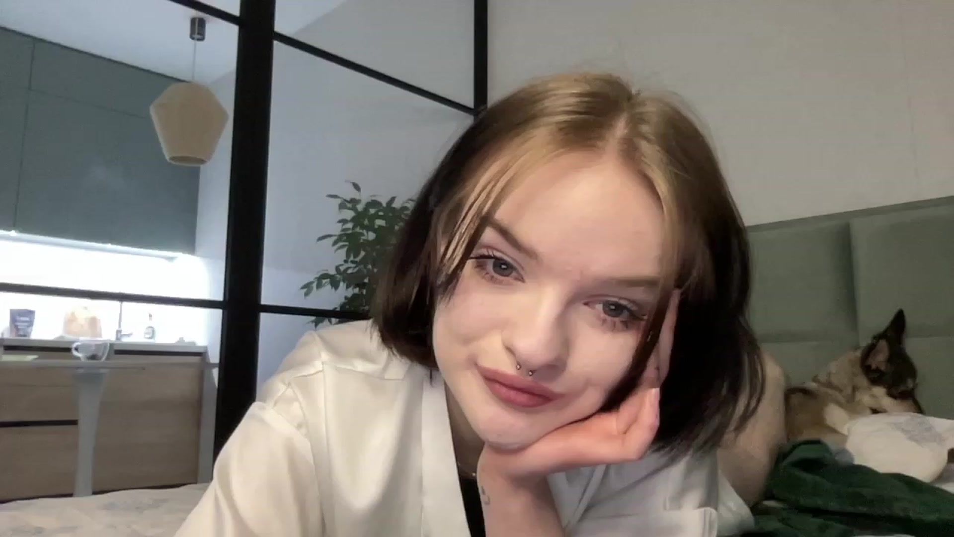 Gallery image thumbnail from CuddlyCloud_'s myfreecams stream on, 03/18/2023, 18:59 image 2 of 20