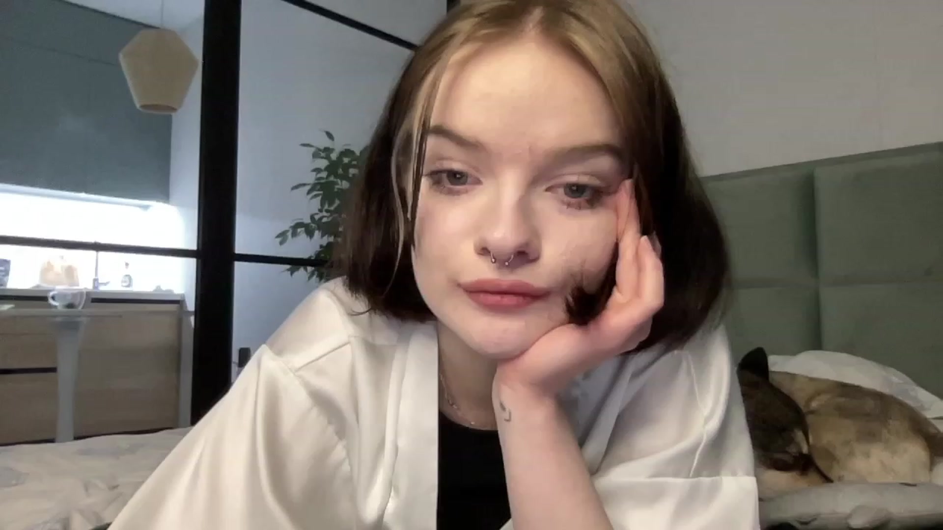 Gallery image thumbnail from CuddlyCloud_'s myfreecams stream on, 03/18/2023, 19:12 image 9 of 20