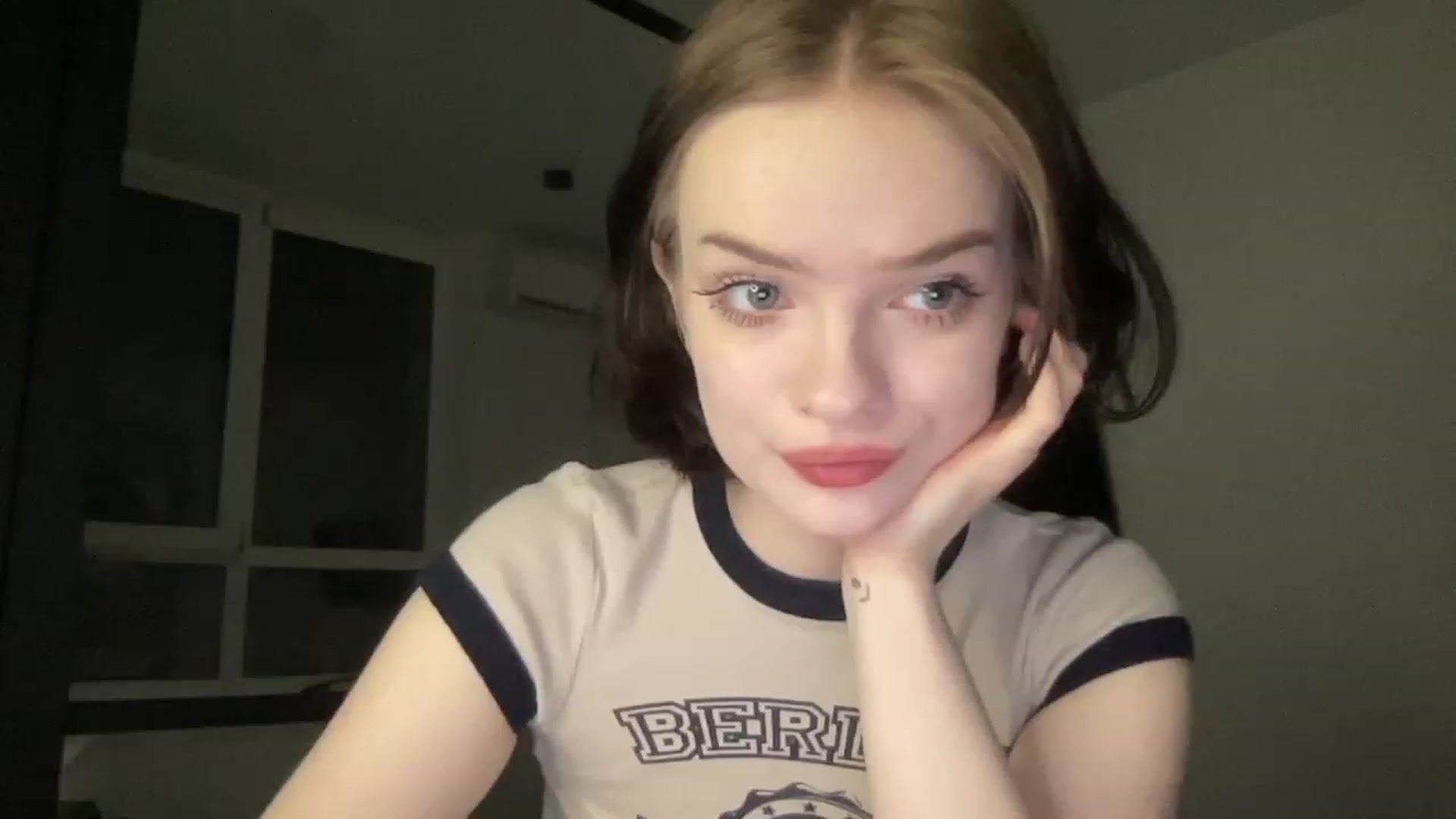 Gallery image thumbnail from CuddlyCloud_'s myfreecams stream on, 03/25/2023, 18:39 image 17 of 20