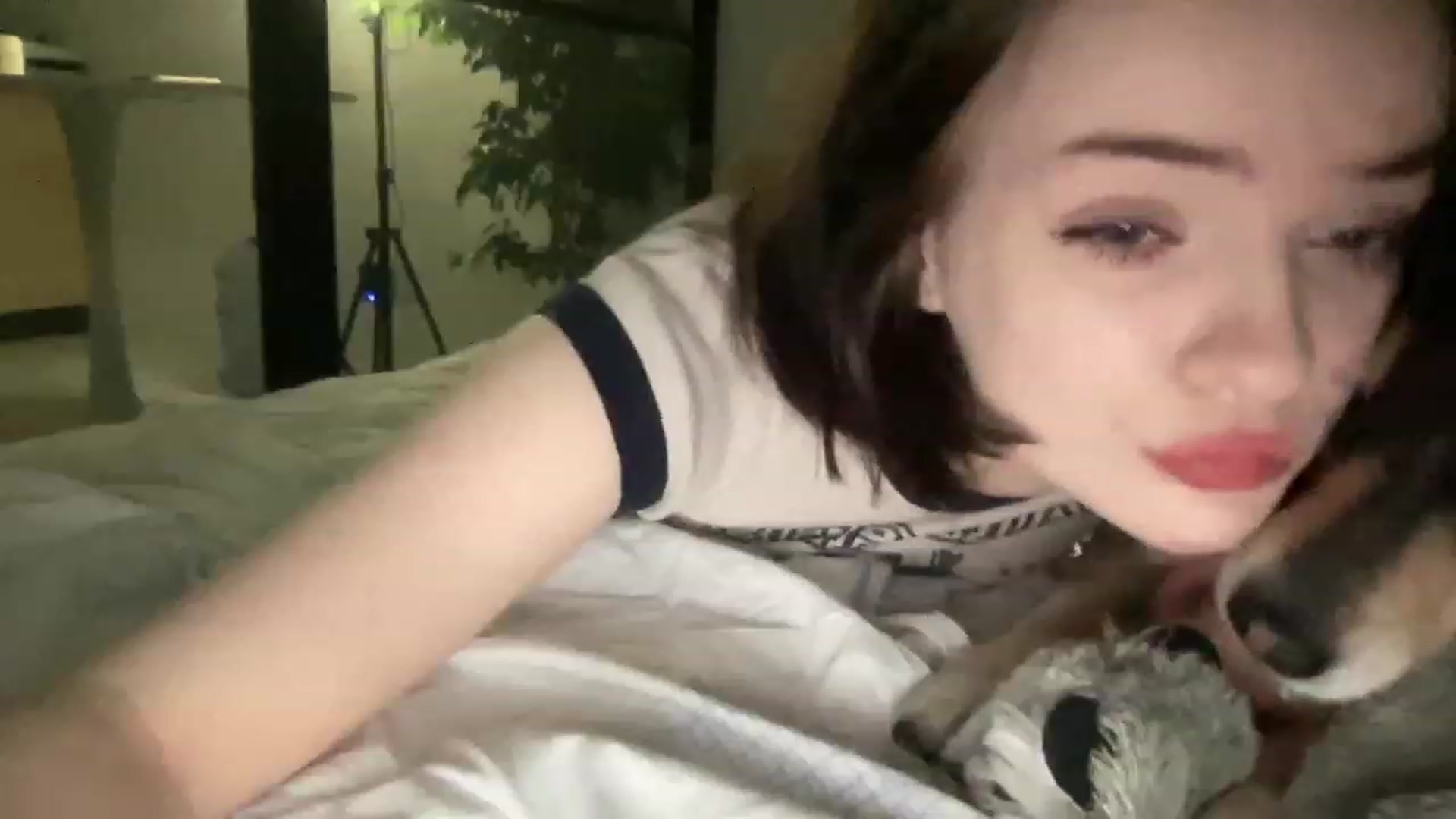 Gallery image thumbnail from CuddlyCloud_'s myfreecams stream on, 03/25/2023, 18:39 image 9 of 20