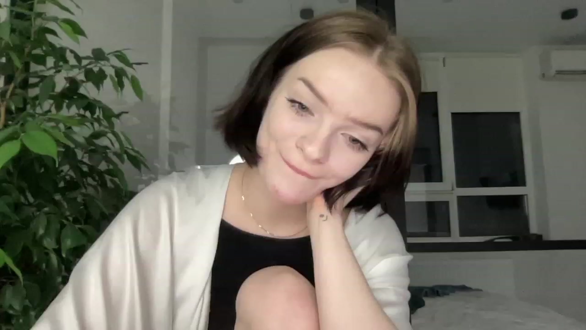 Gallery image thumbnail from CuddlyCloud_'s myfreecams stream on, 03/26/2023, 18:47 image 20 of 20