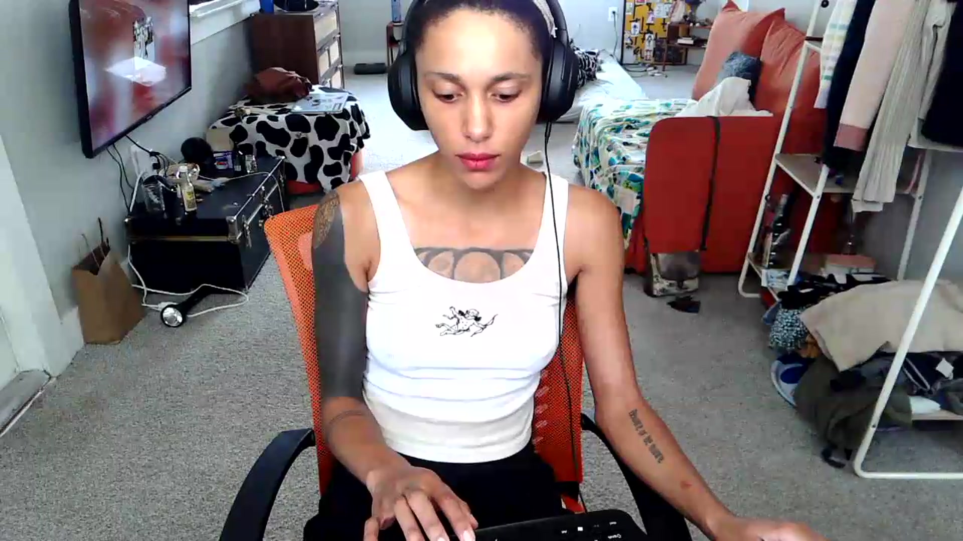 Gallery image thumbnail from CumFe's myfreecams stream on, 06/09/2026, 19:31 image 12 of 20