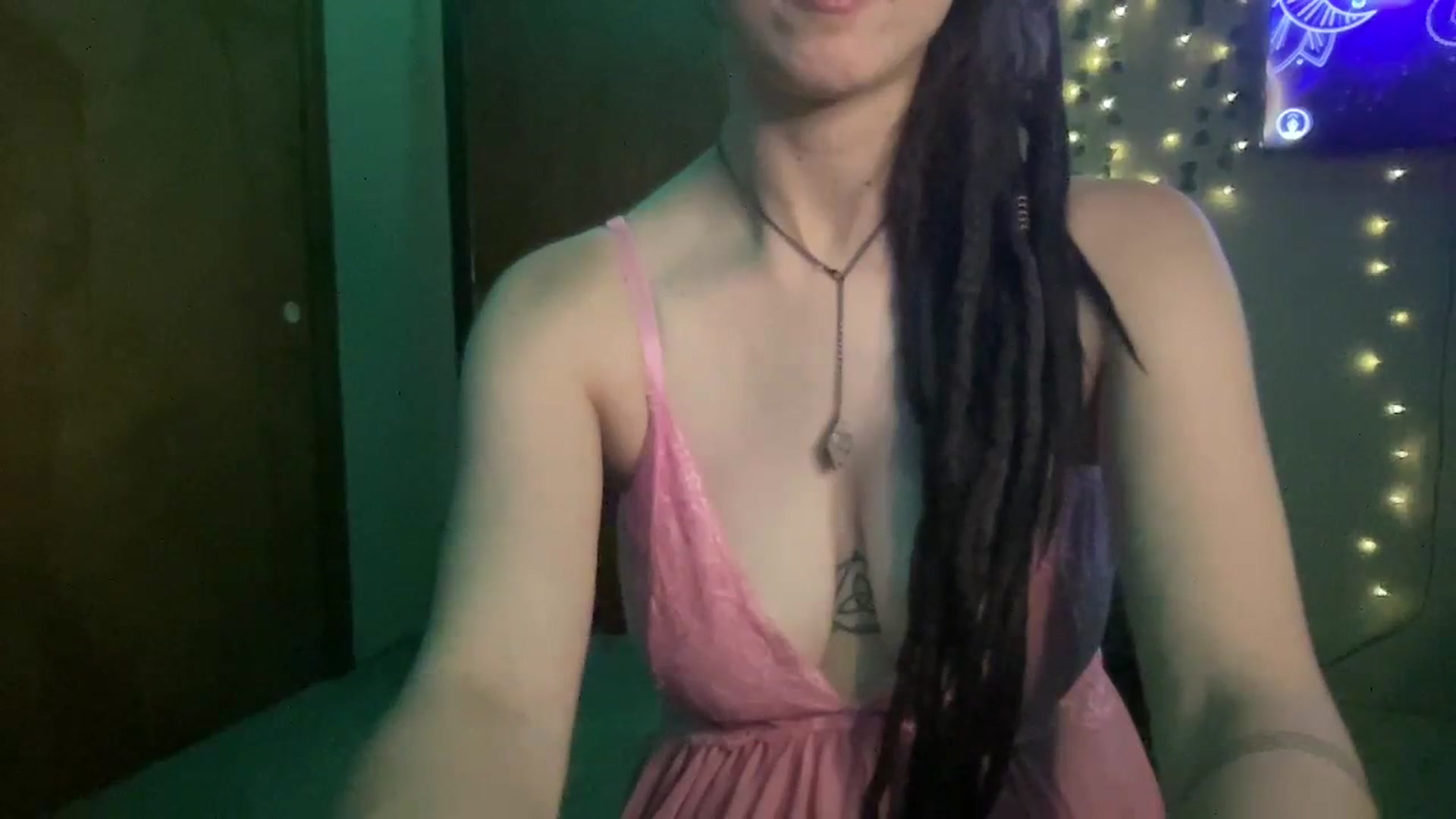Gallery image thumbnail from Cumluvcum's myfreecams stream on, 08/29/2023, 08:48 image 19 of 20