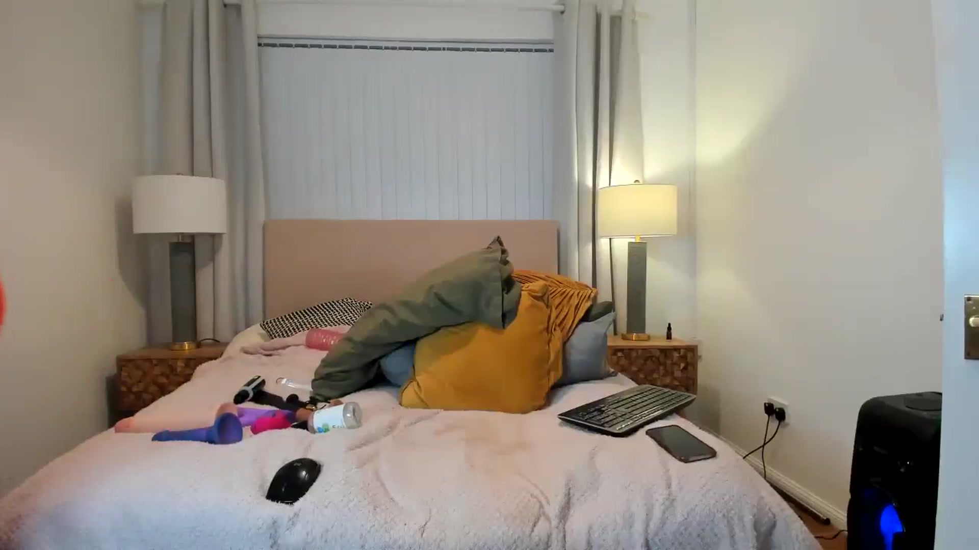 Gallery image thumbnail from Cummycamila's myfreecams stream on, 06/15/2024, 24:01 image 3 of 20