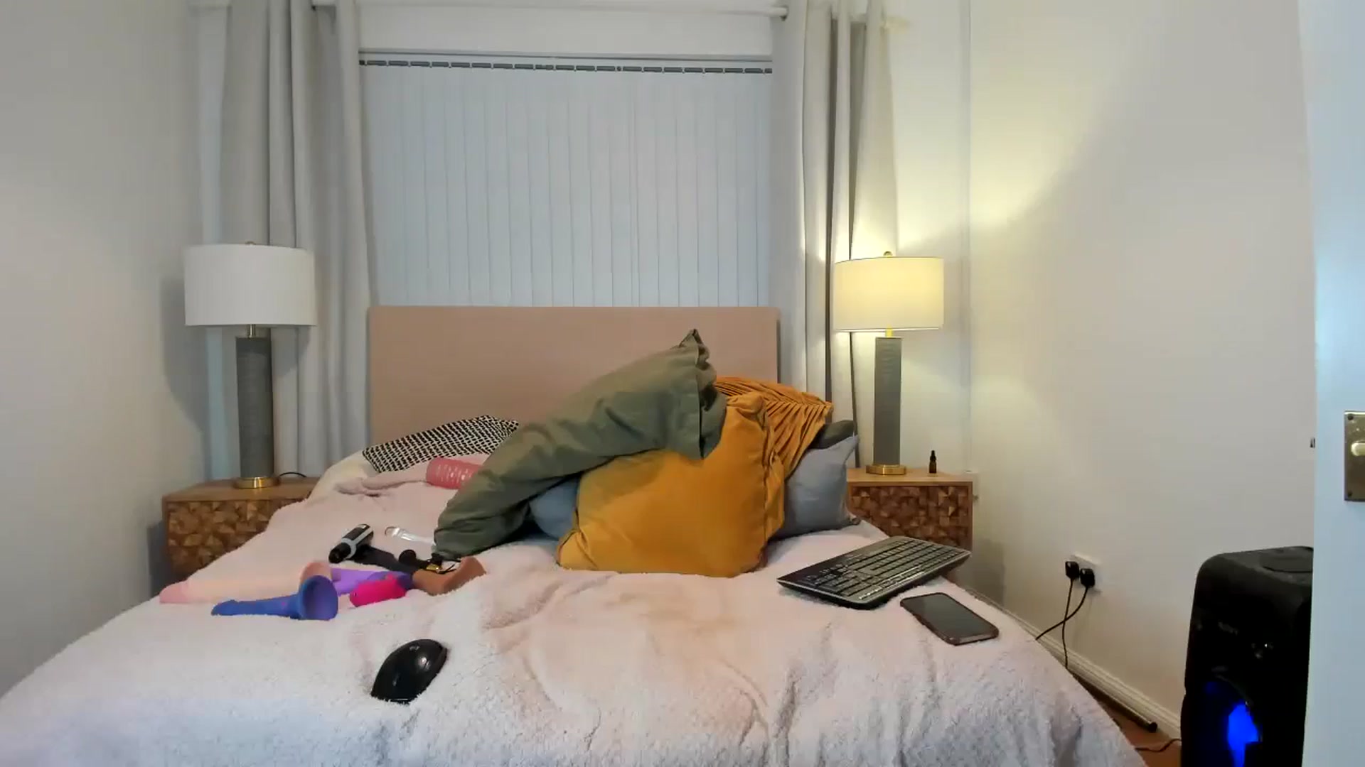 Gallery image thumbnail from Cummycamila's myfreecams stream on, 06/15/2024, 24:01 image 2 of 20