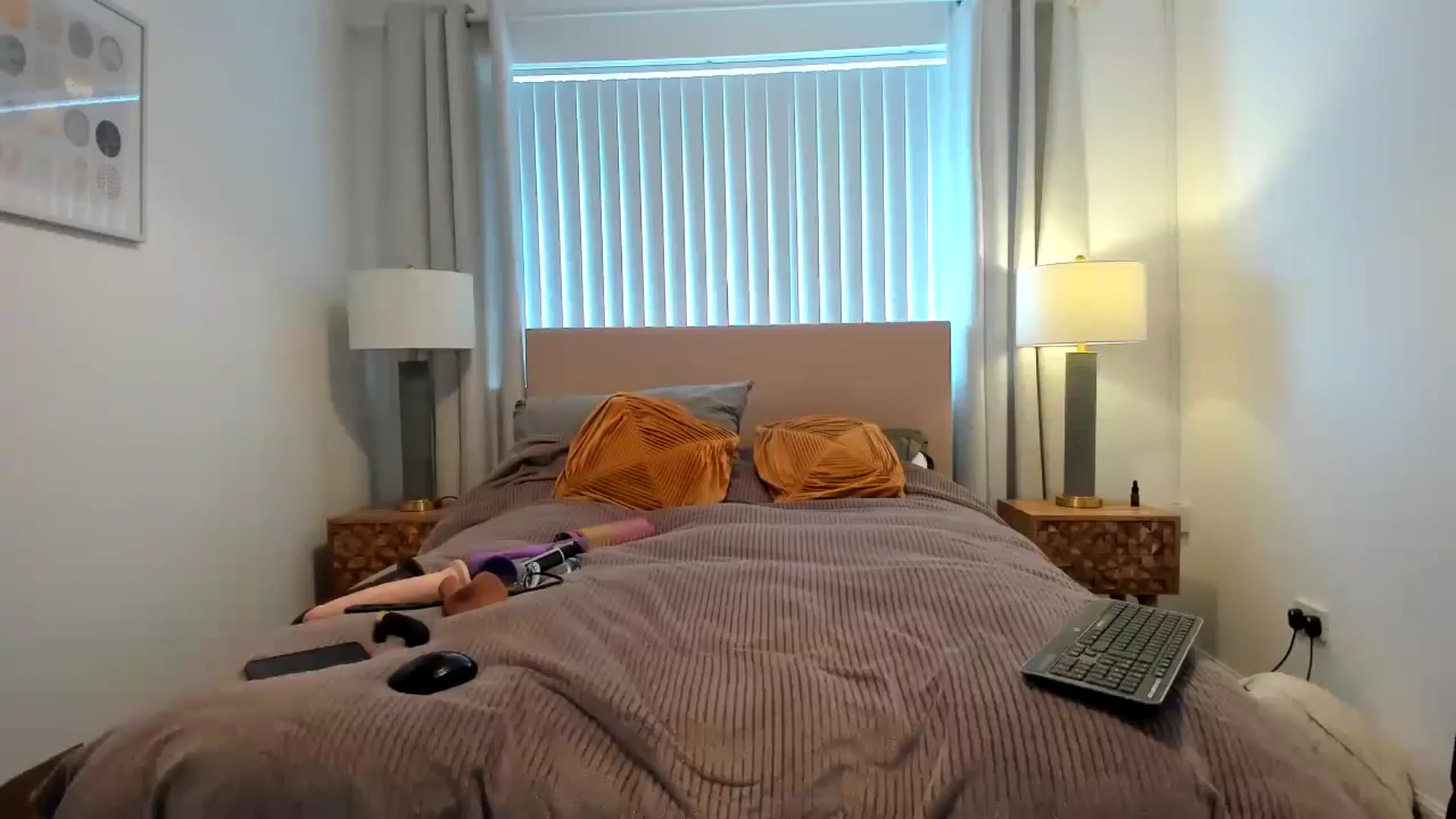 Gallery image thumbnail from Cummycamila's myfreecams stream on, 06/18/2024, 14:17 image 1 of 20