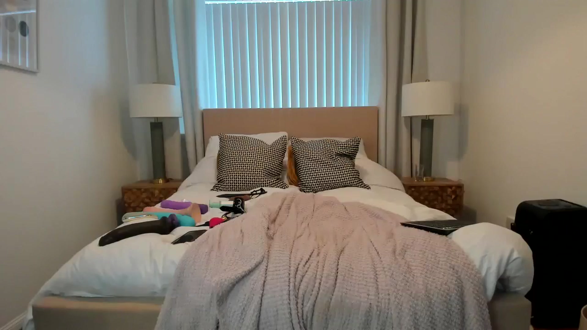 Gallery image thumbnail from Cummycamila's myfreecams stream on, 09/20/2024, 13:04 image 6 of 20