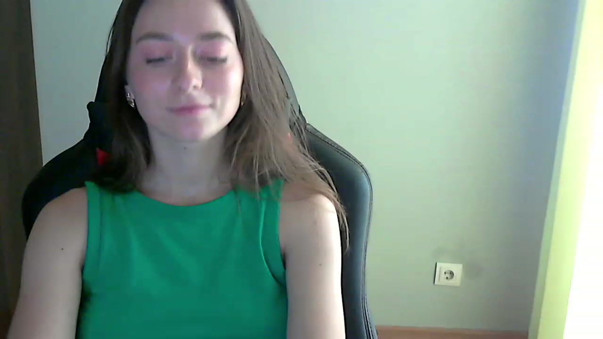 Gallery image thumbnail from CupcakELin's myfreecams stream on, 06/10/2023, 11:06 image 12 of 20
