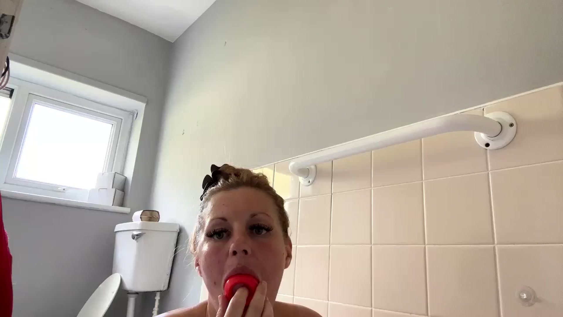 Gallery image thumbnail from Cupcake93's myfreecams stream on, 10/04/2024, 12:29 image 1 of 20