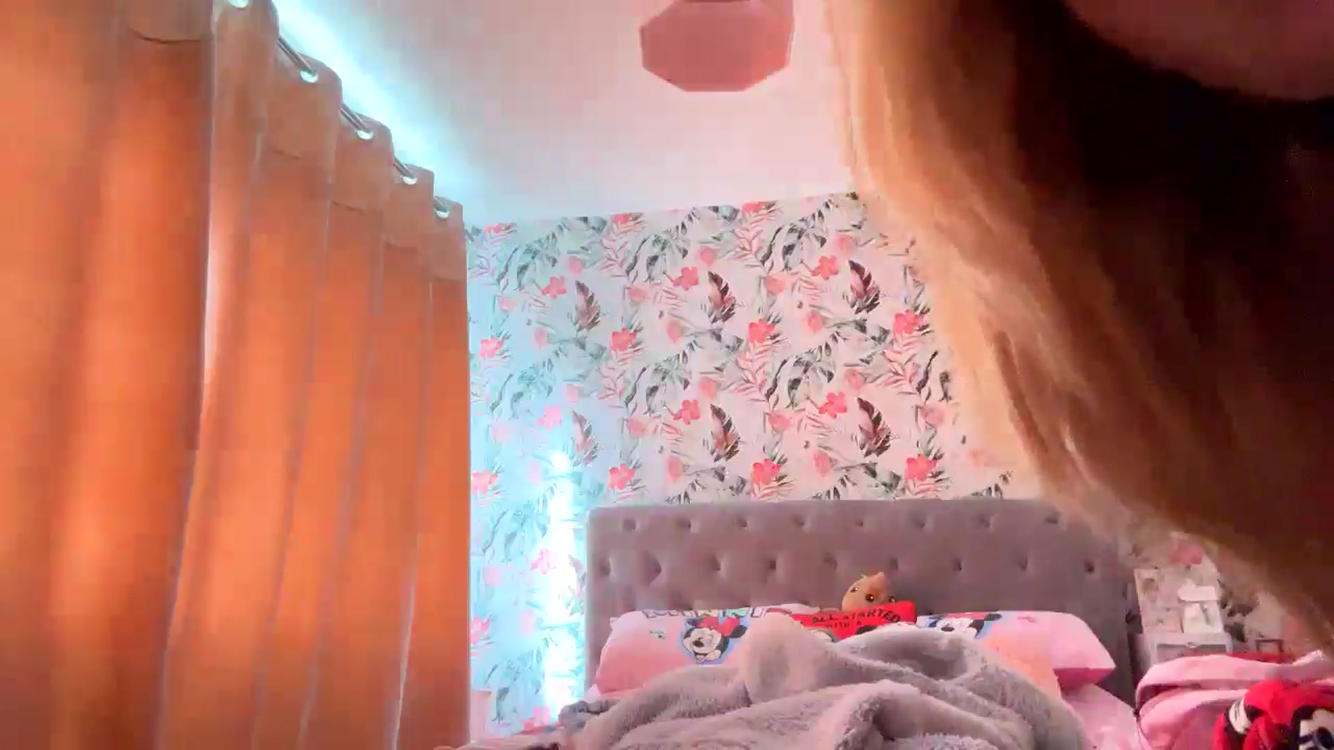 Gallery image thumbnail from Cupcake93's myfreecams stream on, 10/04/2024, 12:29 image 14 of 20