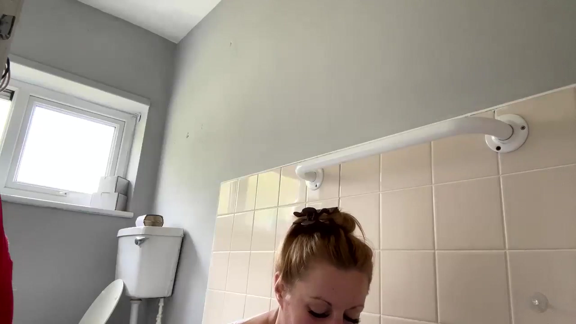 Gallery image thumbnail from Cupcake93's myfreecams stream on, 10/04/2024, 12:29 image 3 of 20