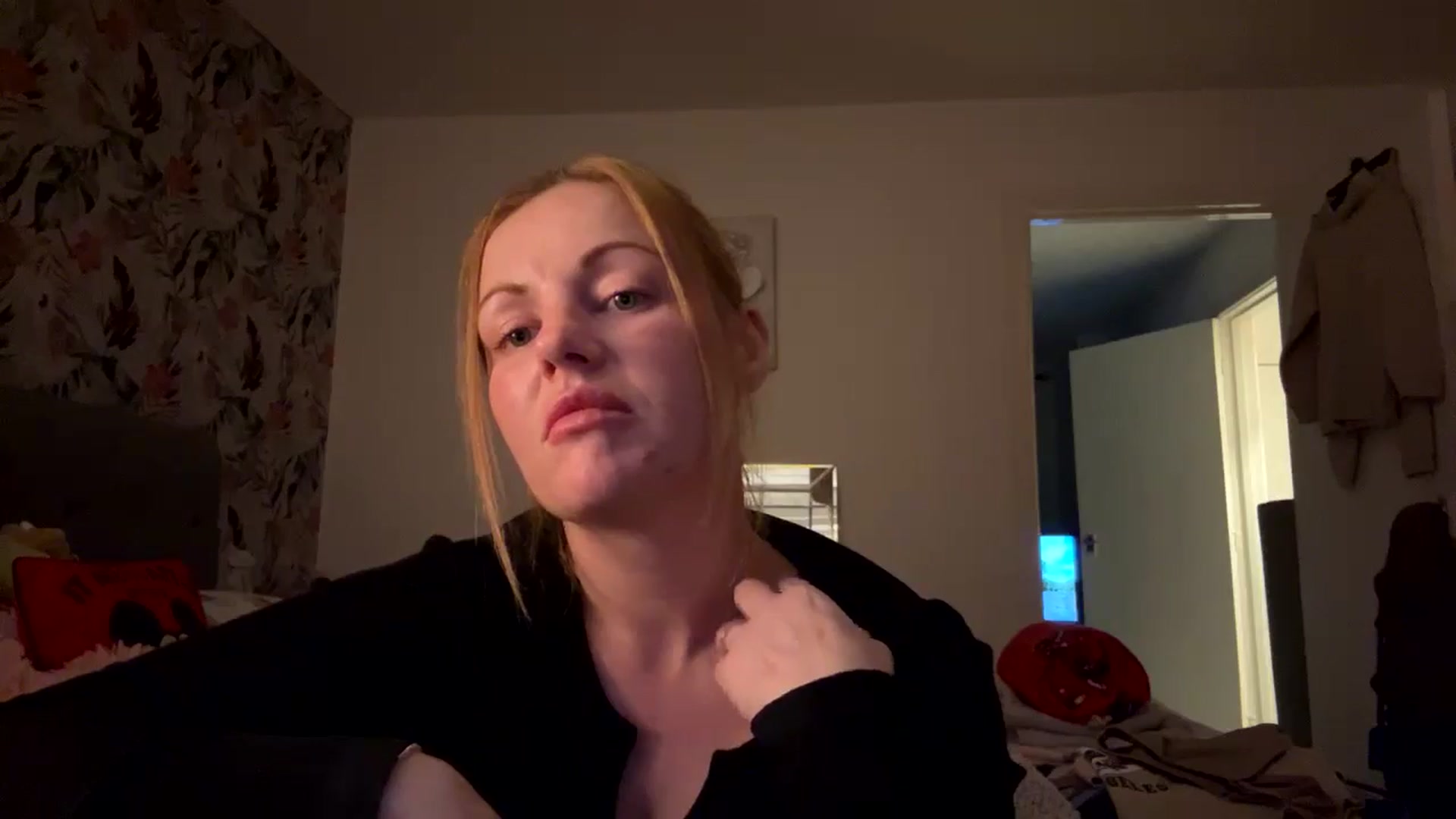 Gallery image thumbnail from Cupcake93's myfreecams stream on, 11/18/2024, 16:53 image 2 of 20