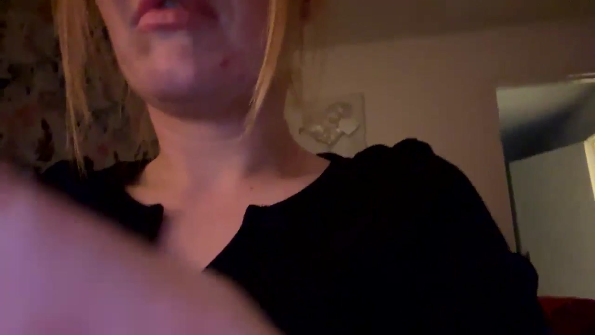 Gallery image thumbnail from Cupcake93's myfreecams stream on, 11/18/2024, 16:53 image 9 of 20