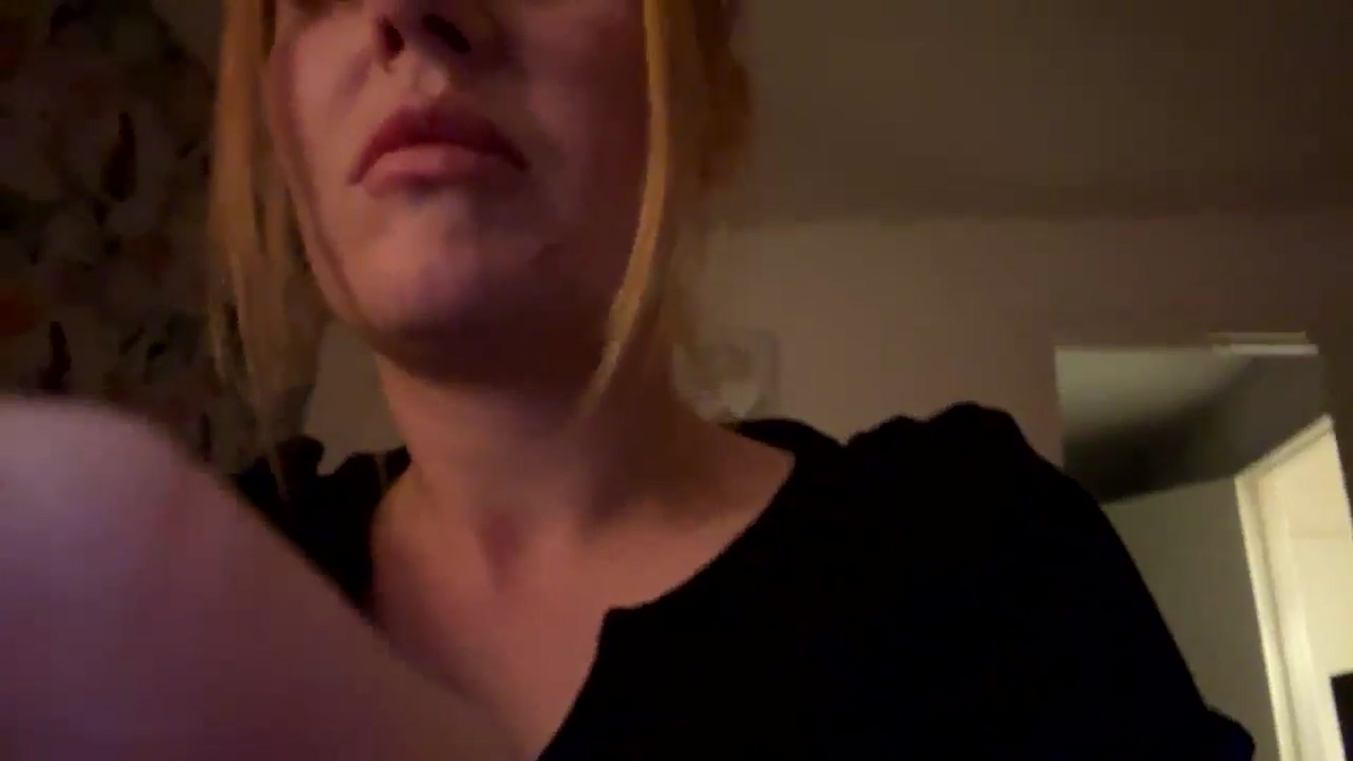 Gallery image thumbnail from Cupcake93's myfreecams stream on, 11/18/2024, 16:53 image 14 of 20