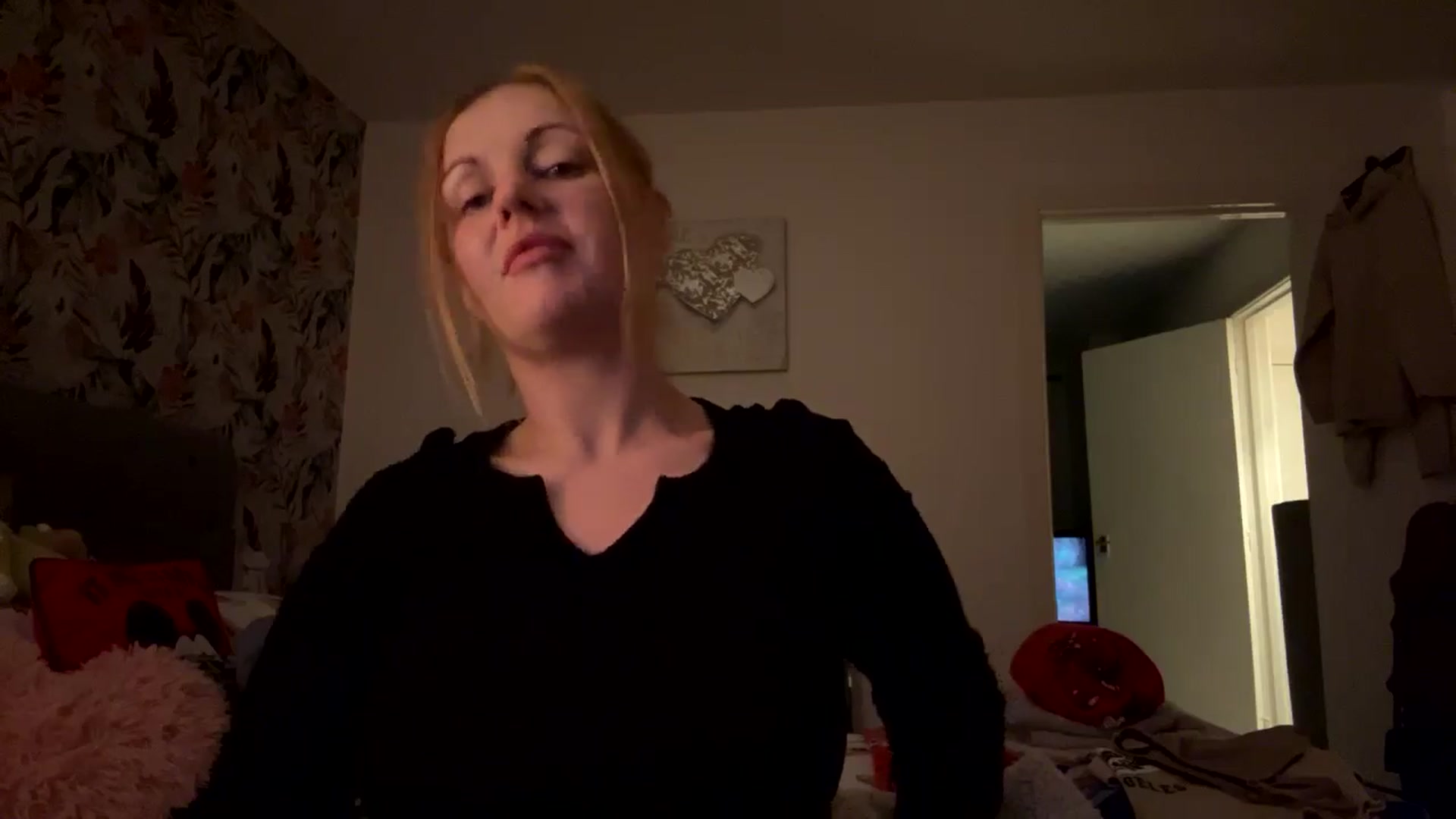 Gallery image thumbnail from Cupcake93's myfreecams stream on, 11/18/2024, 16:53 image 5 of 20