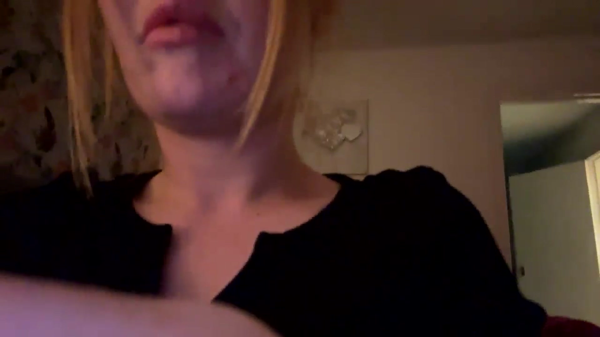 Gallery image thumbnail from Cupcake93's myfreecams stream on, 11/18/2024, 16:53 image 10 of 20