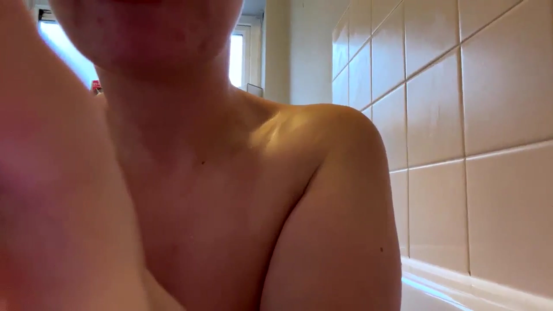 Gallery image thumbnail from Cupcake93's myfreecams stream on, 12/15/2024, 10:44 image 15 of 20