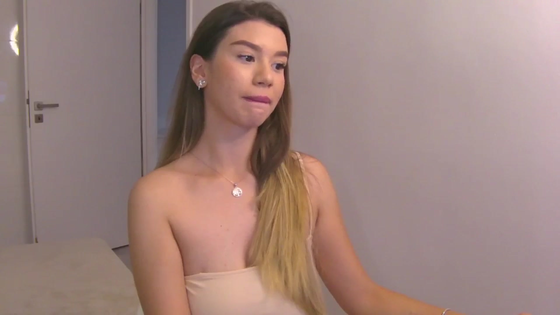 Gallery image thumbnail from CupcakeStare's myfreecams stream on, 07/19/2025, 16:42 image 14 of 20
