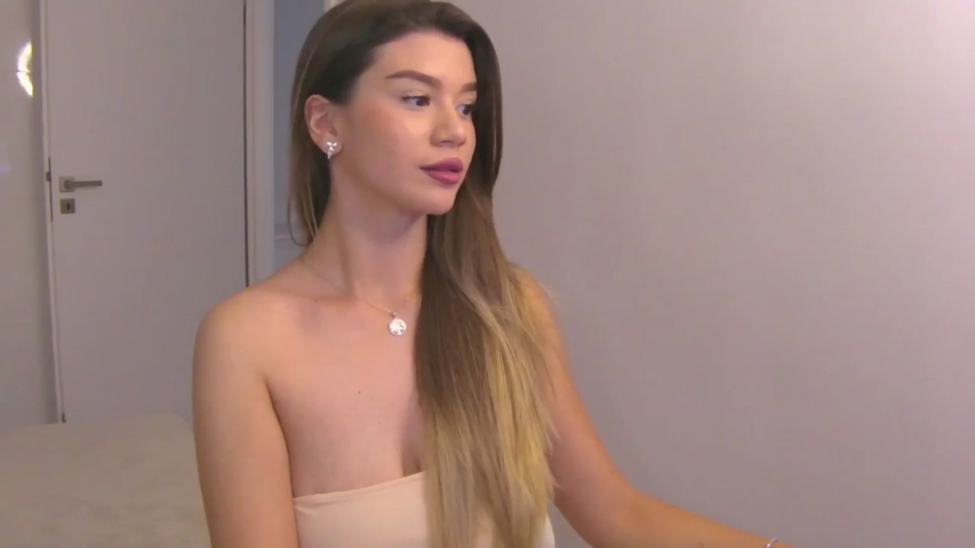 Gallery image thumbnail from CupcakeStare's myfreecams stream on, 07/19/2025, 16:42 image 11 of 20