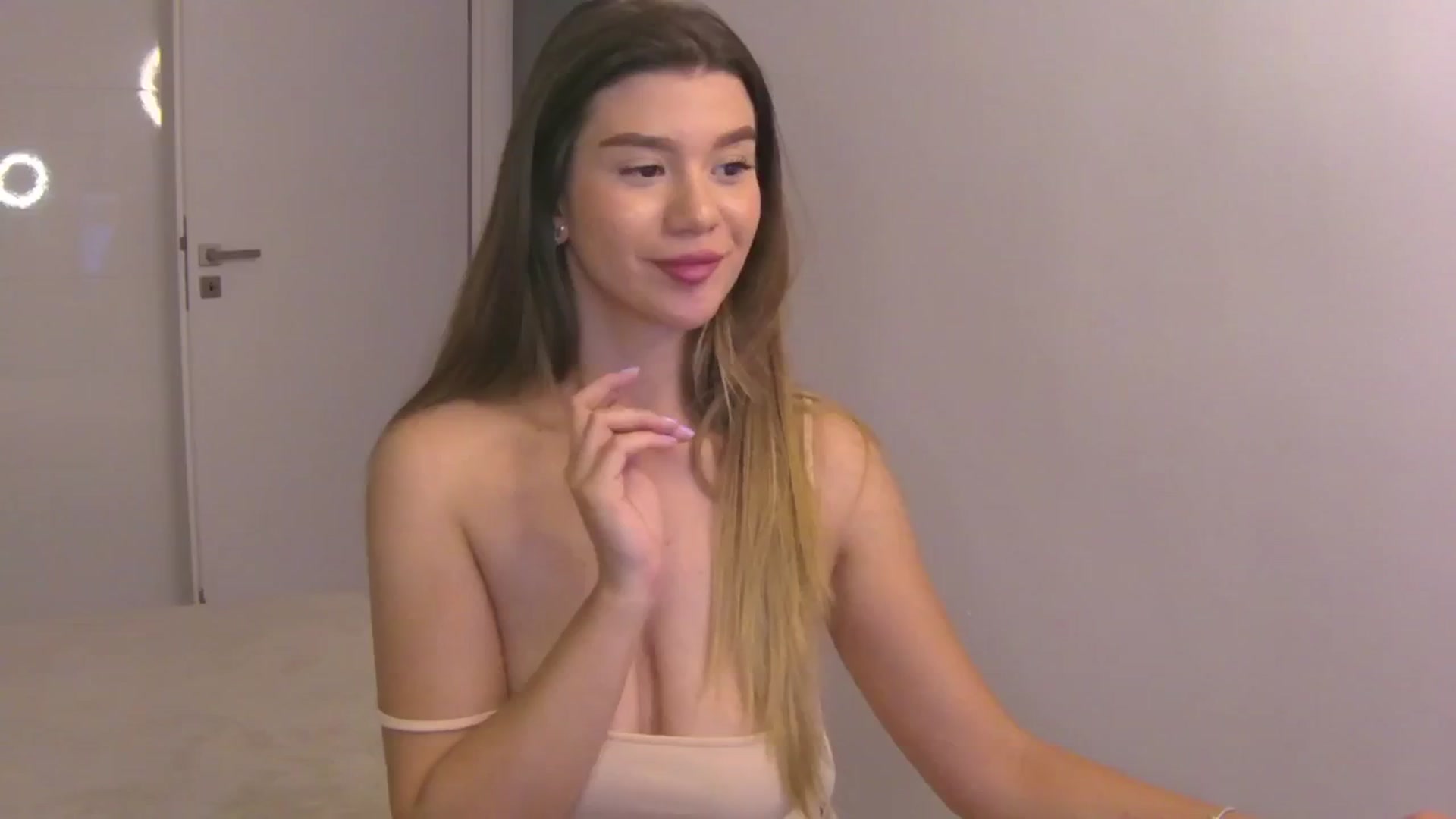 Gallery image thumbnail from CupcakeStare's myfreecams stream on, 07/19/2025, 19:36 image 18 of 20