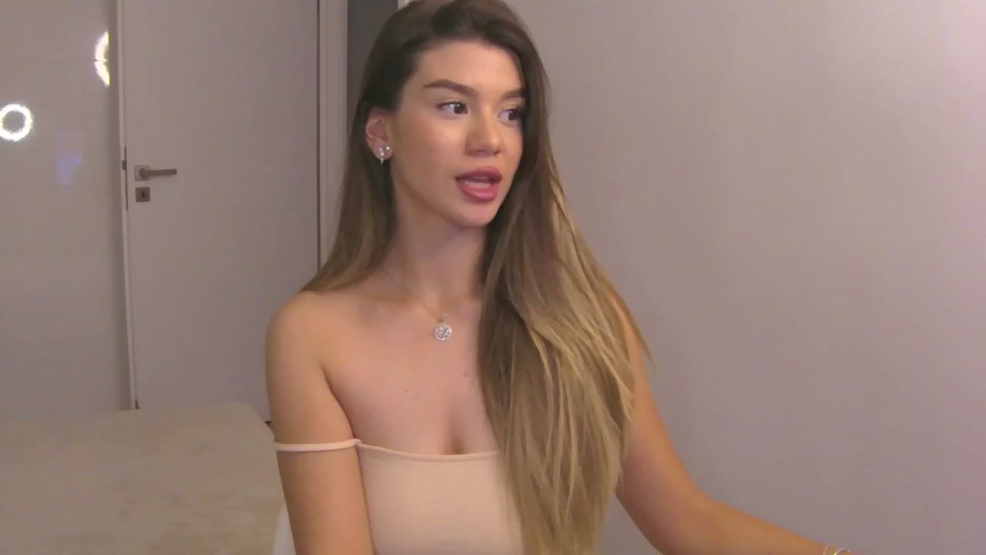 Gallery image thumbnail from CupcakeStare's myfreecams stream on, 07/19/2025, 19:36 image 12 of 20