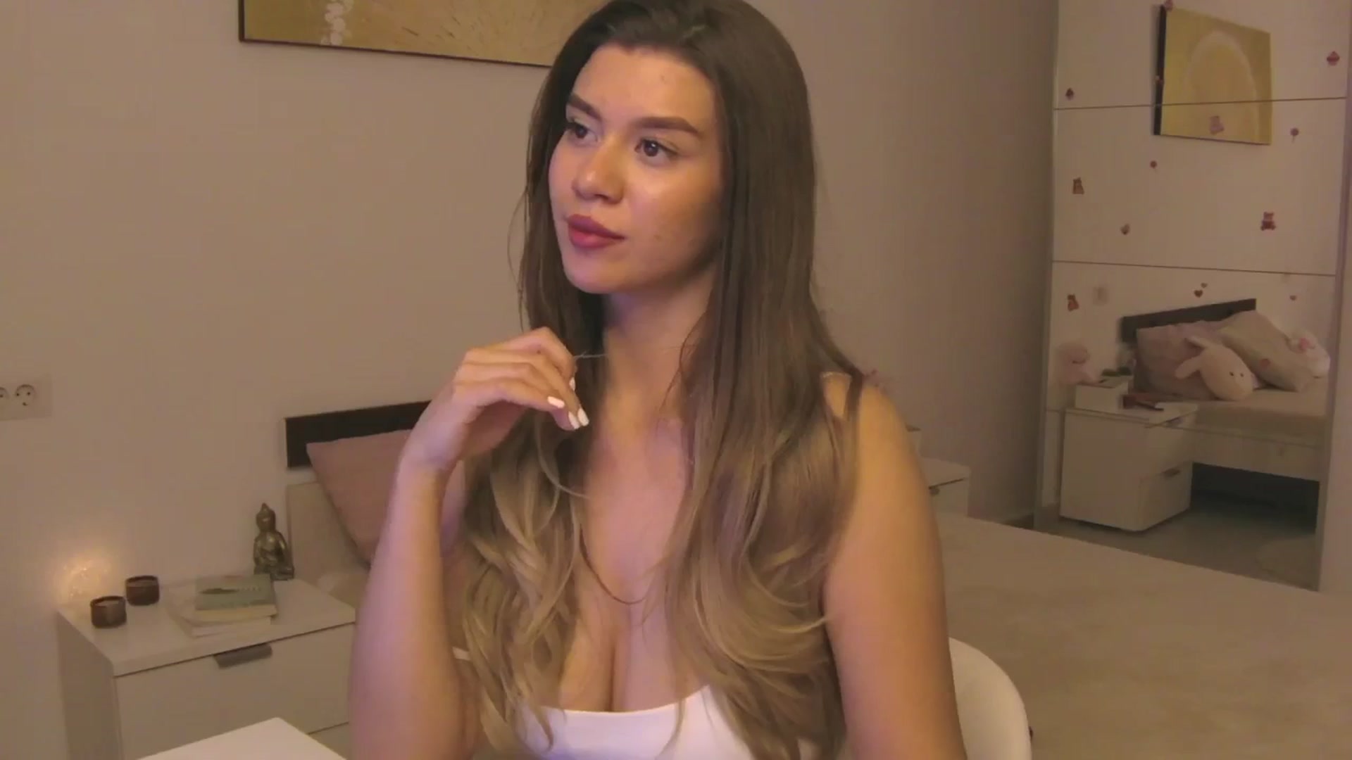Gallery image thumbnail from CupcakeStare's myfreecams stream on, 08/11/2025, 19:10 image 19 of 20